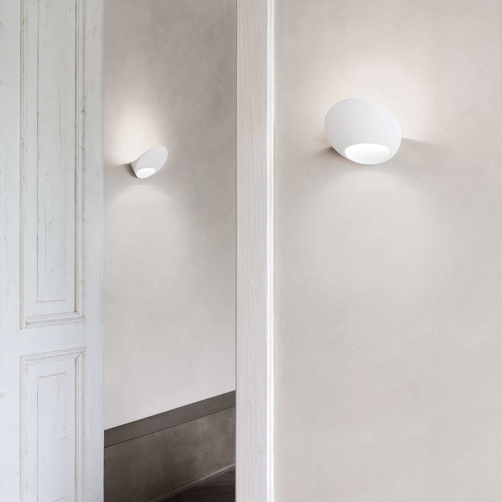 Luceplan Garbì LED wall light, white, 2,700 K