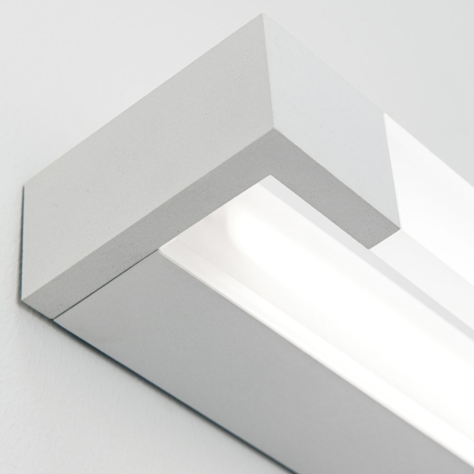 Oświetlenie lustra LED Marylin 57 cm białe