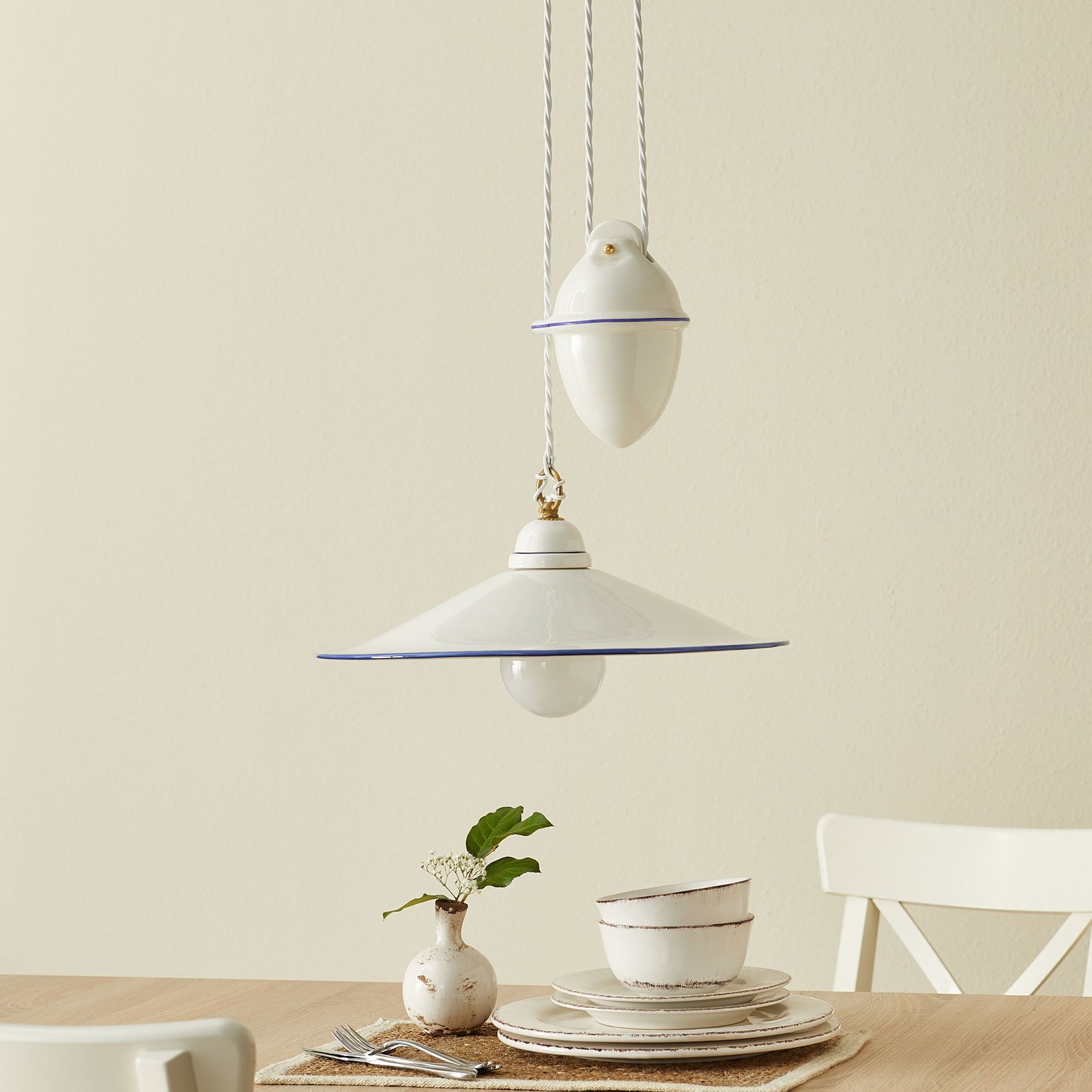 PIATTO rise and fall hanging light