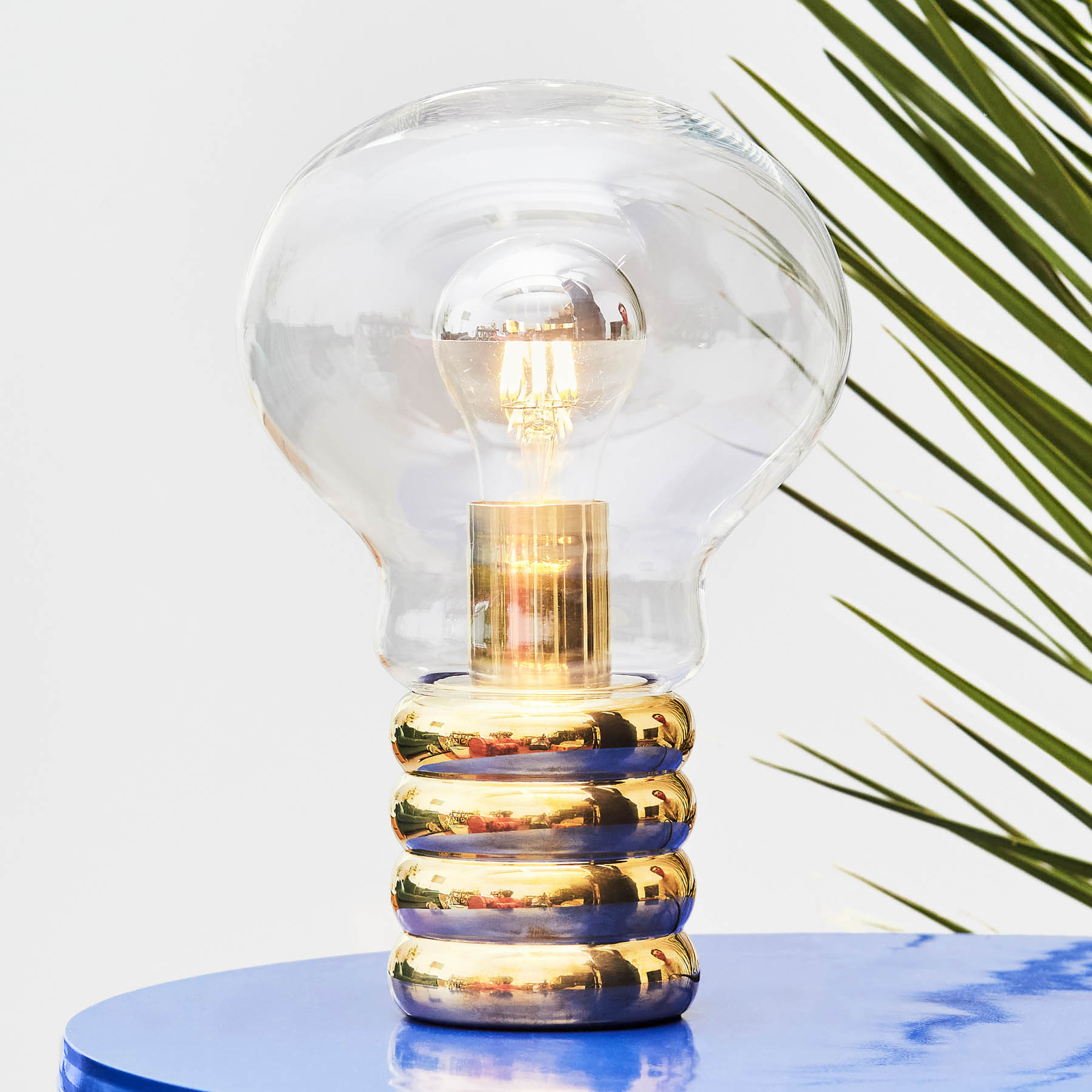 Ingo Maurer Bulb Brass stolná LED lampa, mosadz