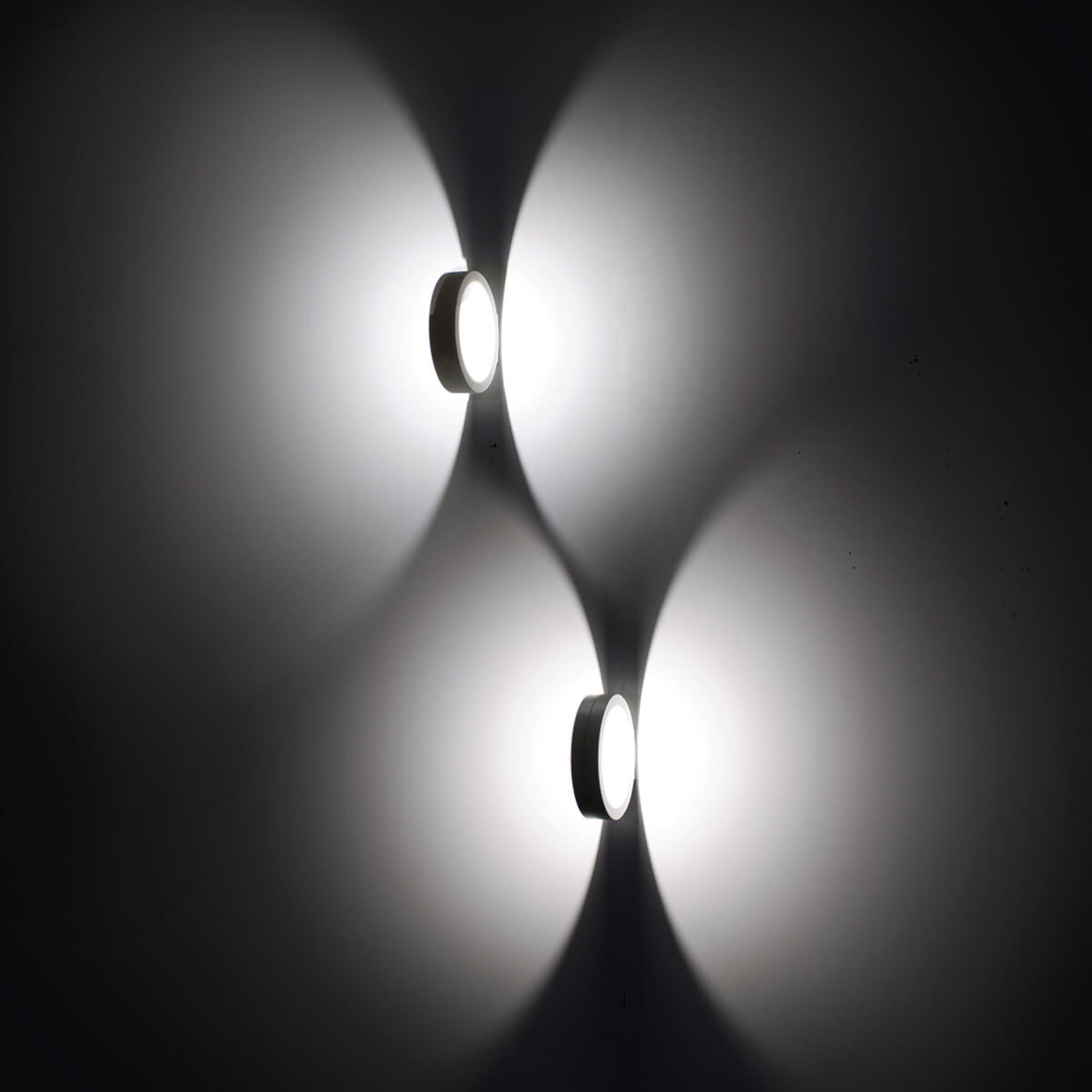 Cini&Nils Assolo - schwarze LED-Wandlampe dimmbar
