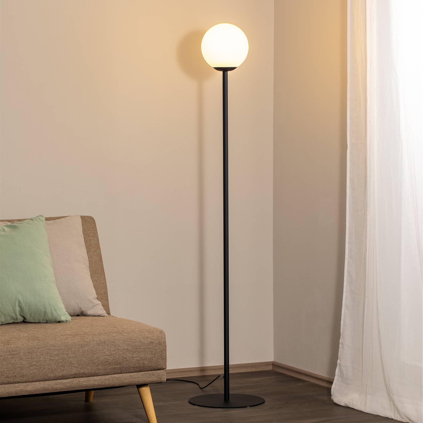 ALDEX Lampe sur pied Joel métal et verre, noire/blanche