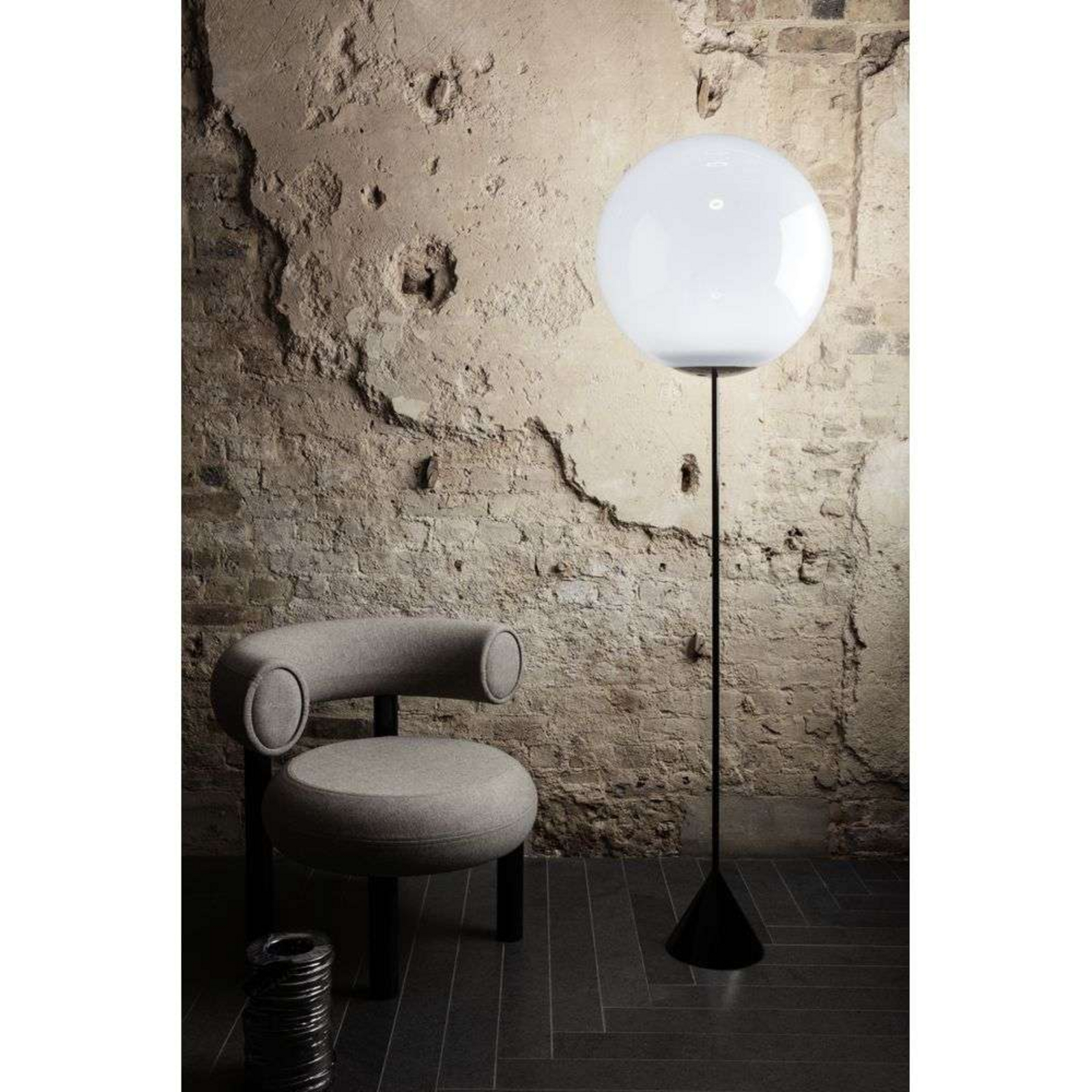 Globe Cone Slim Candeeiro de Pé Opal - Tom Dixon