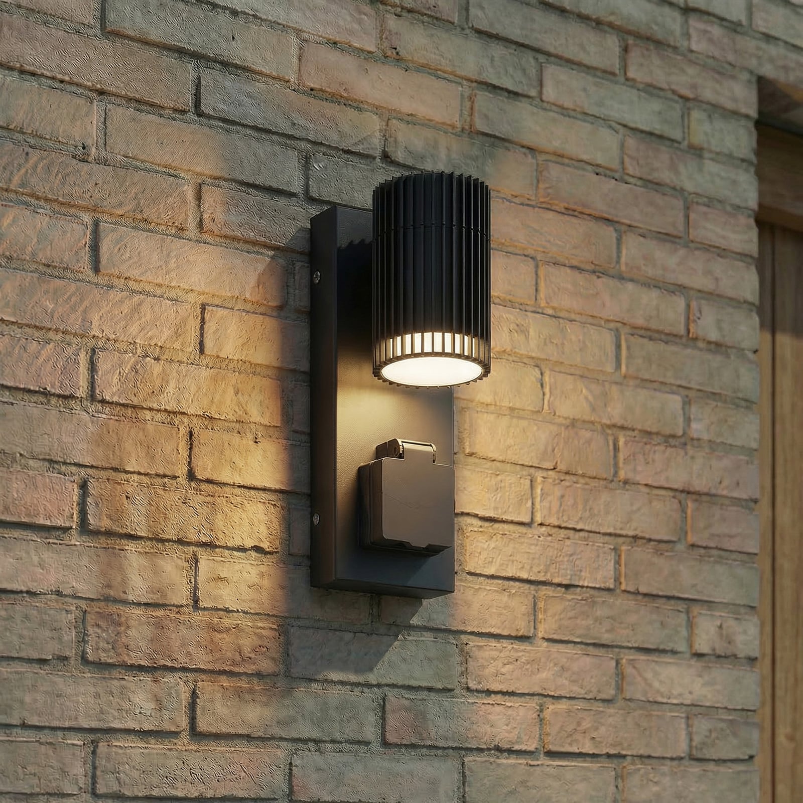 Lindby Enerio kültéri fali lámpa, fekete, csatlakozóaljzattal, GU10, IP44