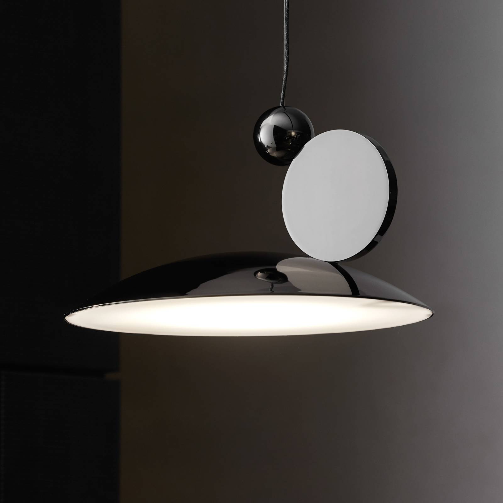 LED svietidlo Equilibrium Ø 18 cm čierna/nikel