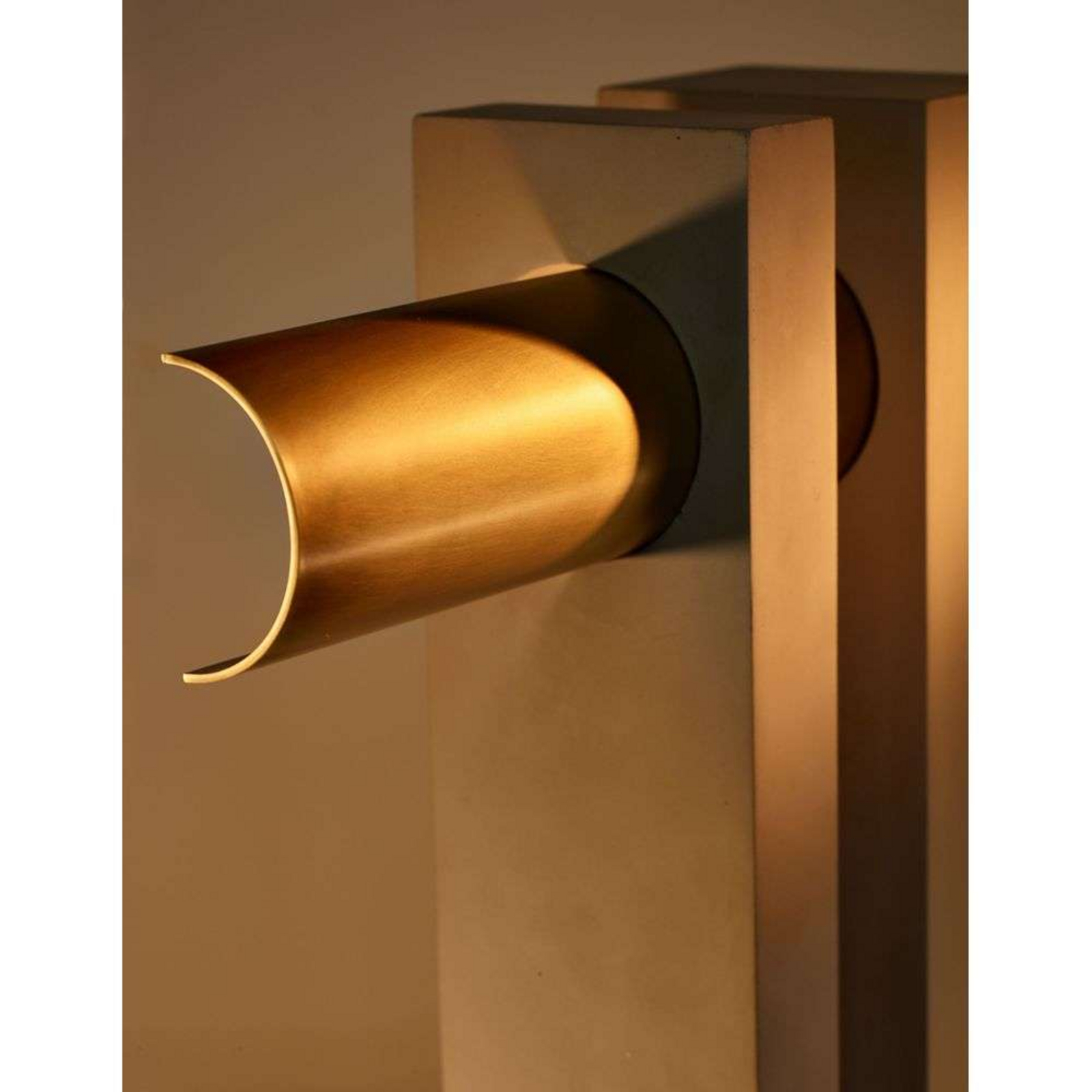 Pi Lampă de Masă Concrete/Brass - DCW