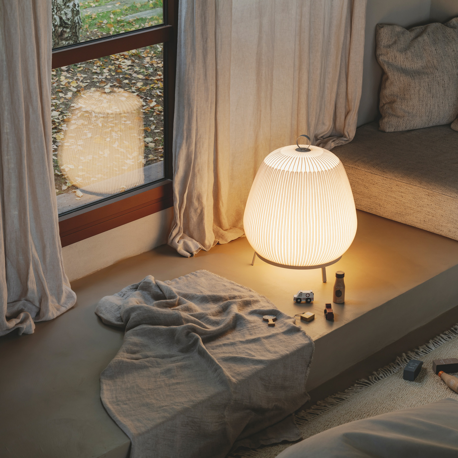 Vibia LED talna svetilka KNIT, 55 x 45 cm, bež, tekstil