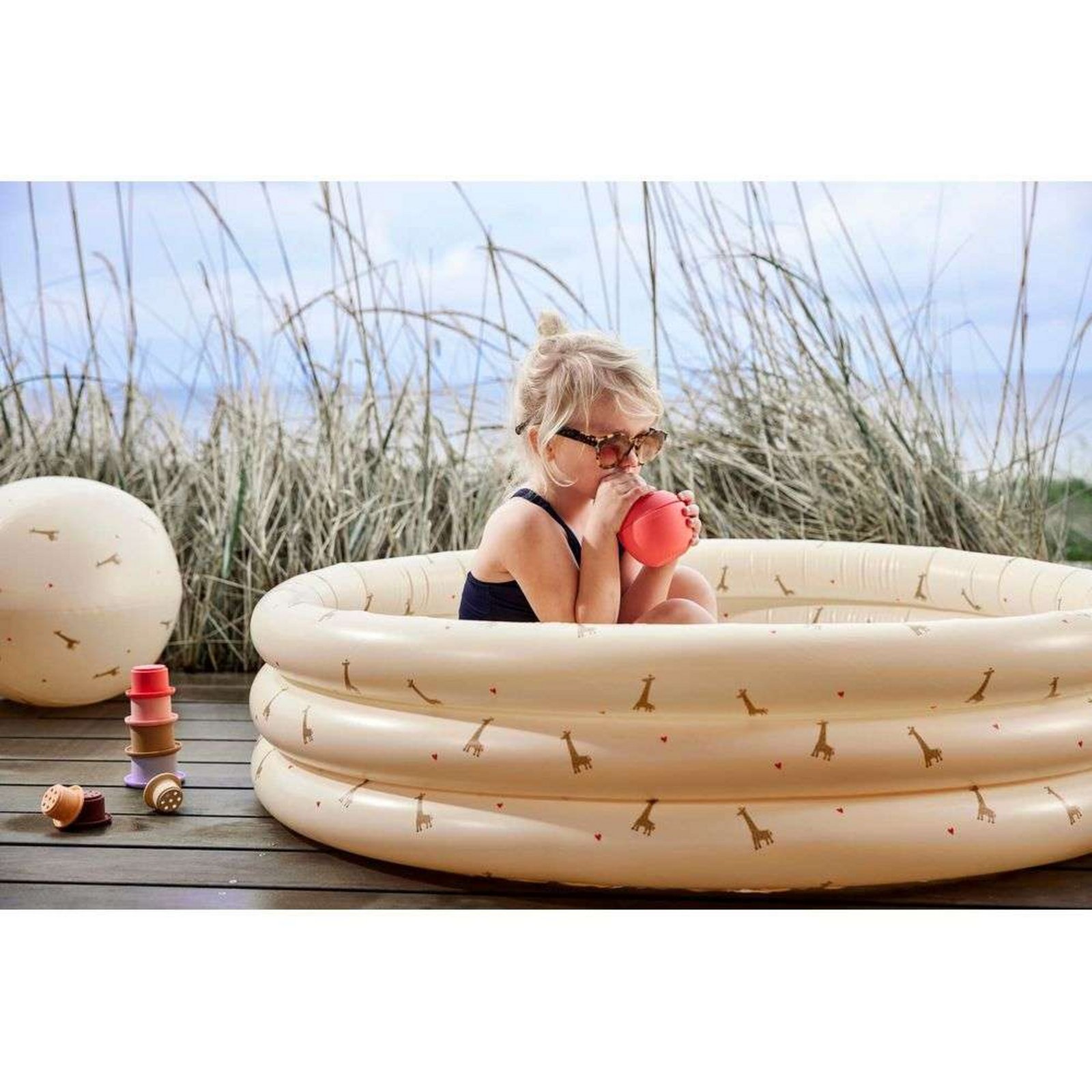 Giraffe Swimming Pool Small & Beach Ball Butter - OYOY Living Design