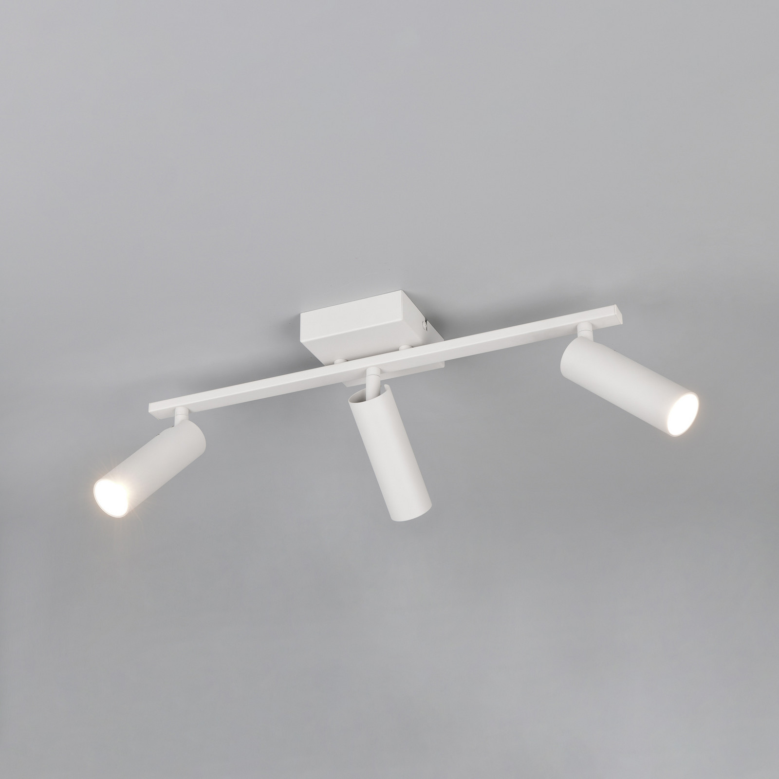 Trio Lighting Таванна лампа „Dara“, дължина 46 см, сива, метална, с 3 крила.