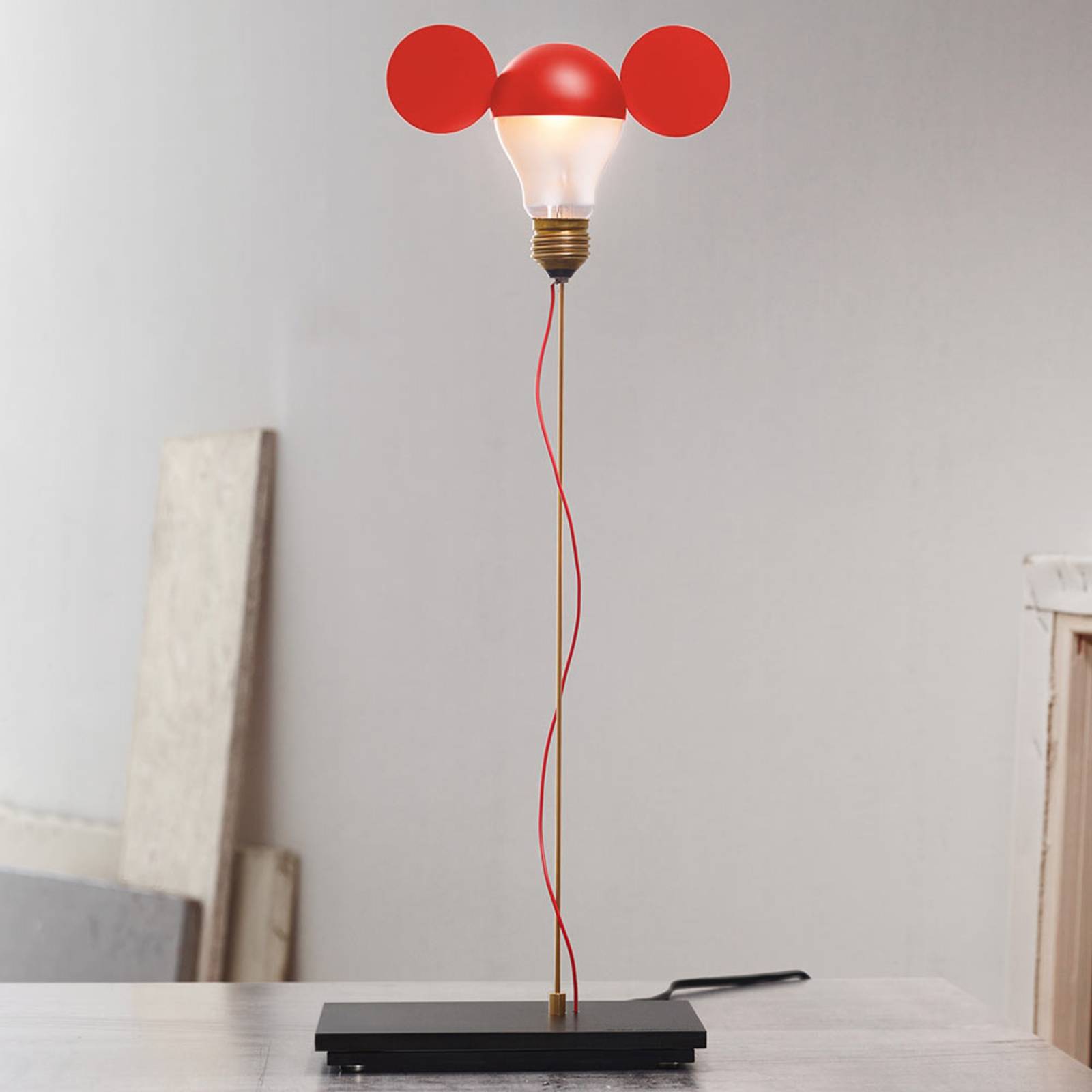 Image of Ingo Maurer I Ricchi Poveri Toto lampe de table, rouge 4251545405119