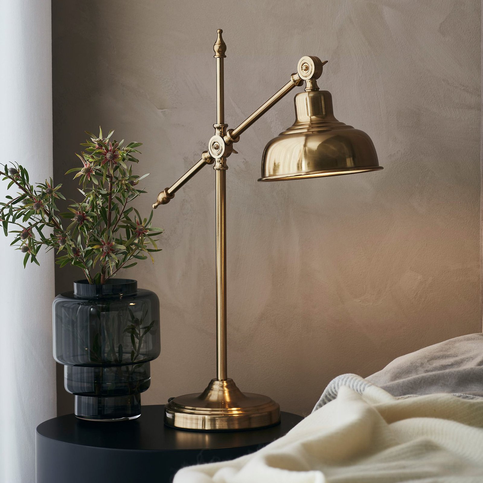 Grimstad table lamp, antique brass colour, iron, height 56cm