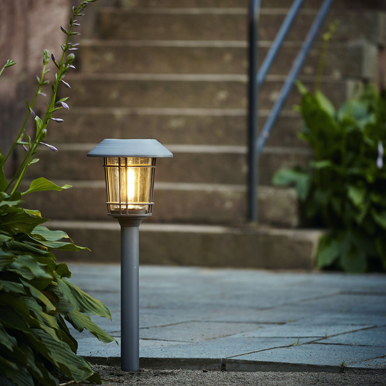 Filip LED solar light in graphite, ground spike