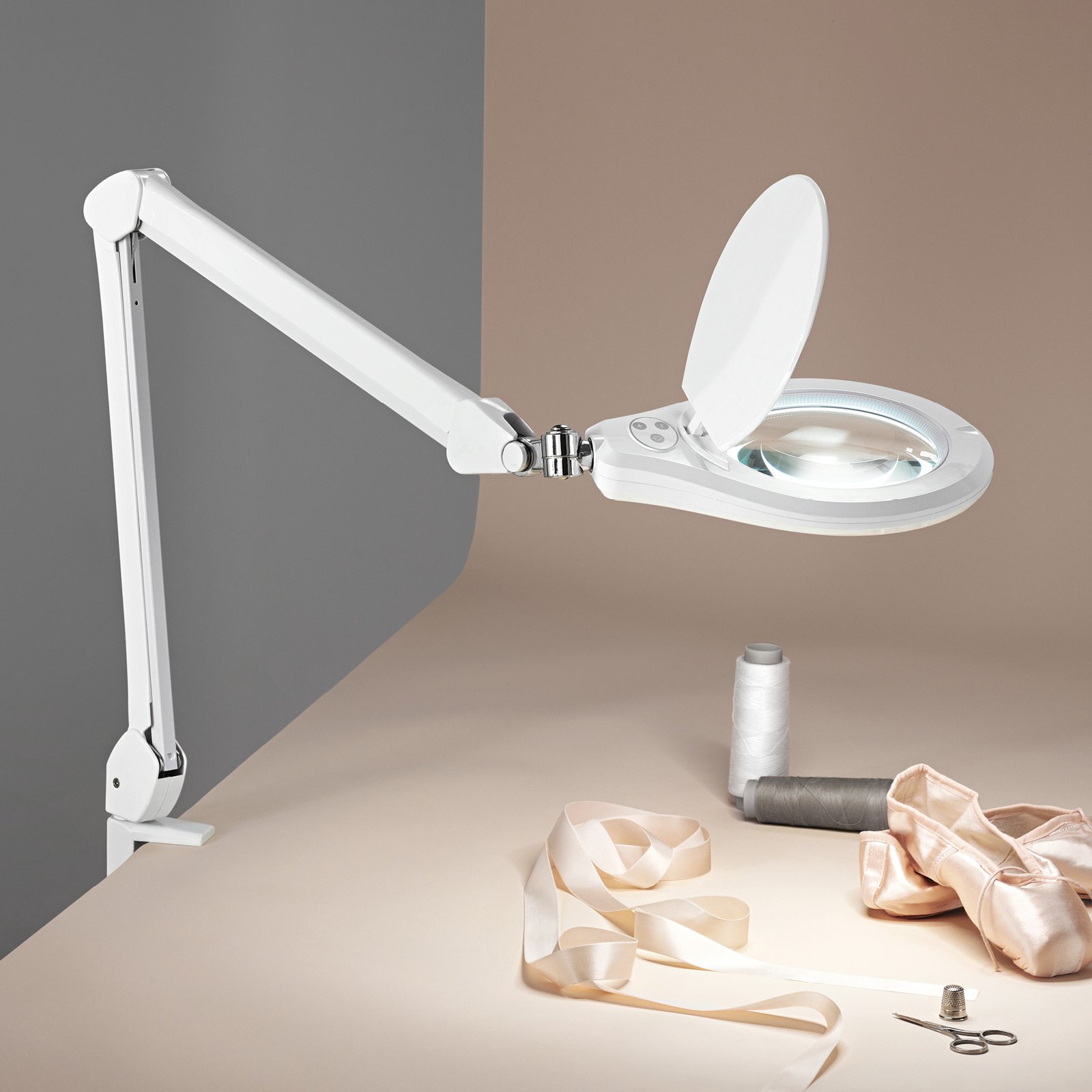 Perenz Close LED magnifying clip-on light, dimmable, for Workroom / Office, metal, plastic, 12 W, energy efficiency: A, H: 82 cm