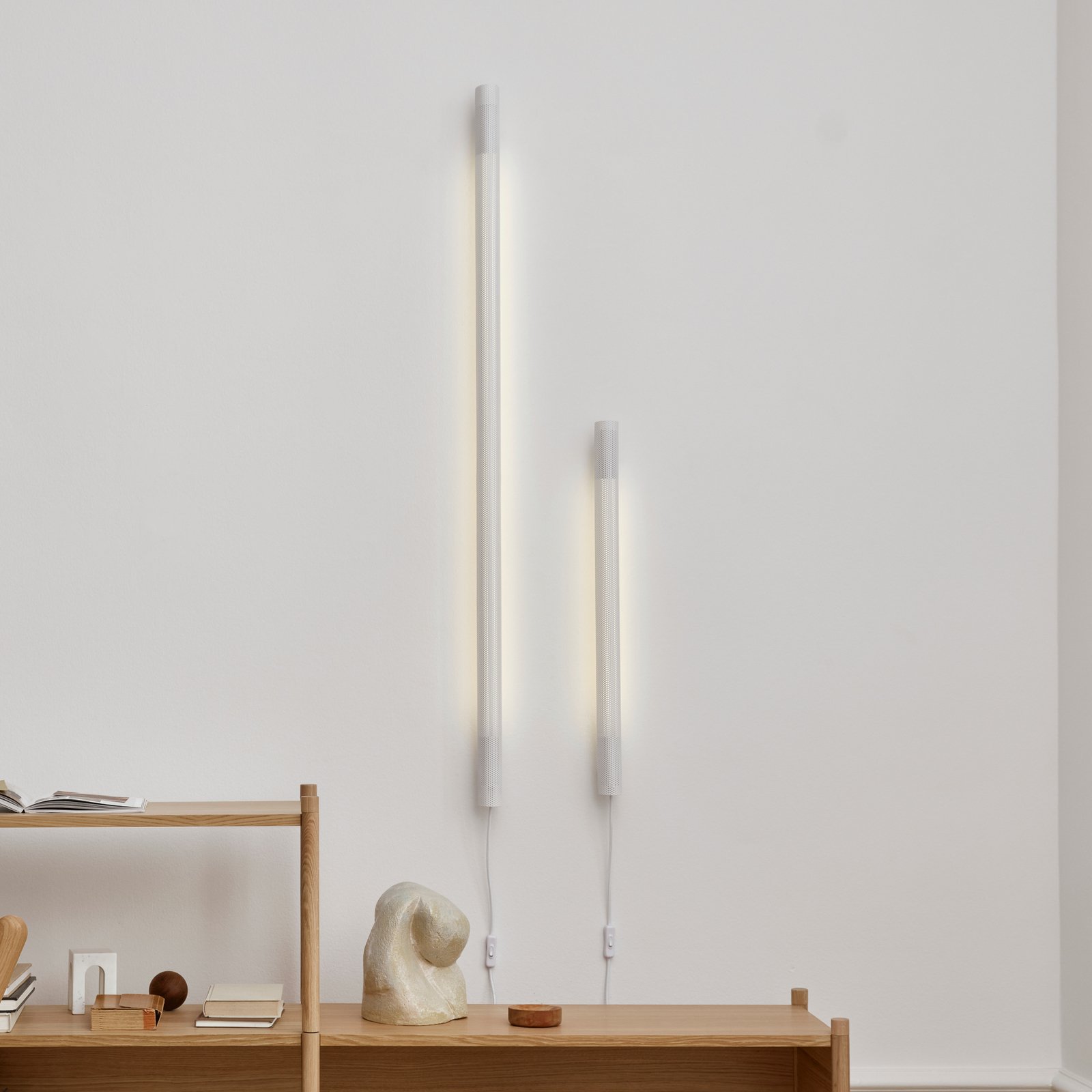 GEJST Wandleuchte Radent Stecker, weiß, Höhe 70 cm, G13 LED