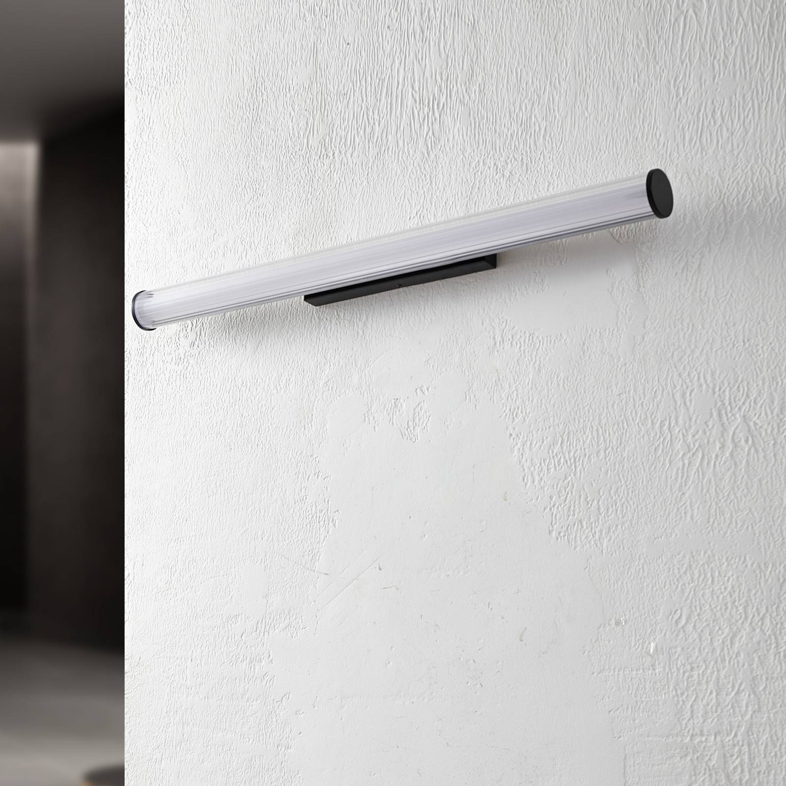 Lindby kinkiet LED Kirka, czarny, metal, IP44, 90cm, CCT