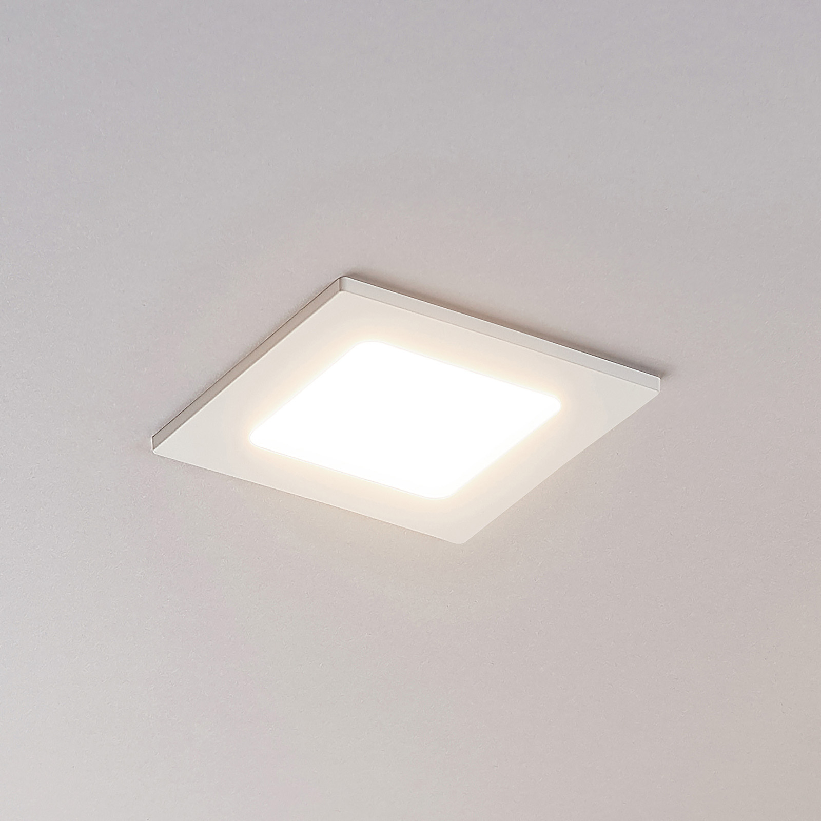 LED-innfelt spot Joki, hvit, 3 000 K kantet 11,5cm