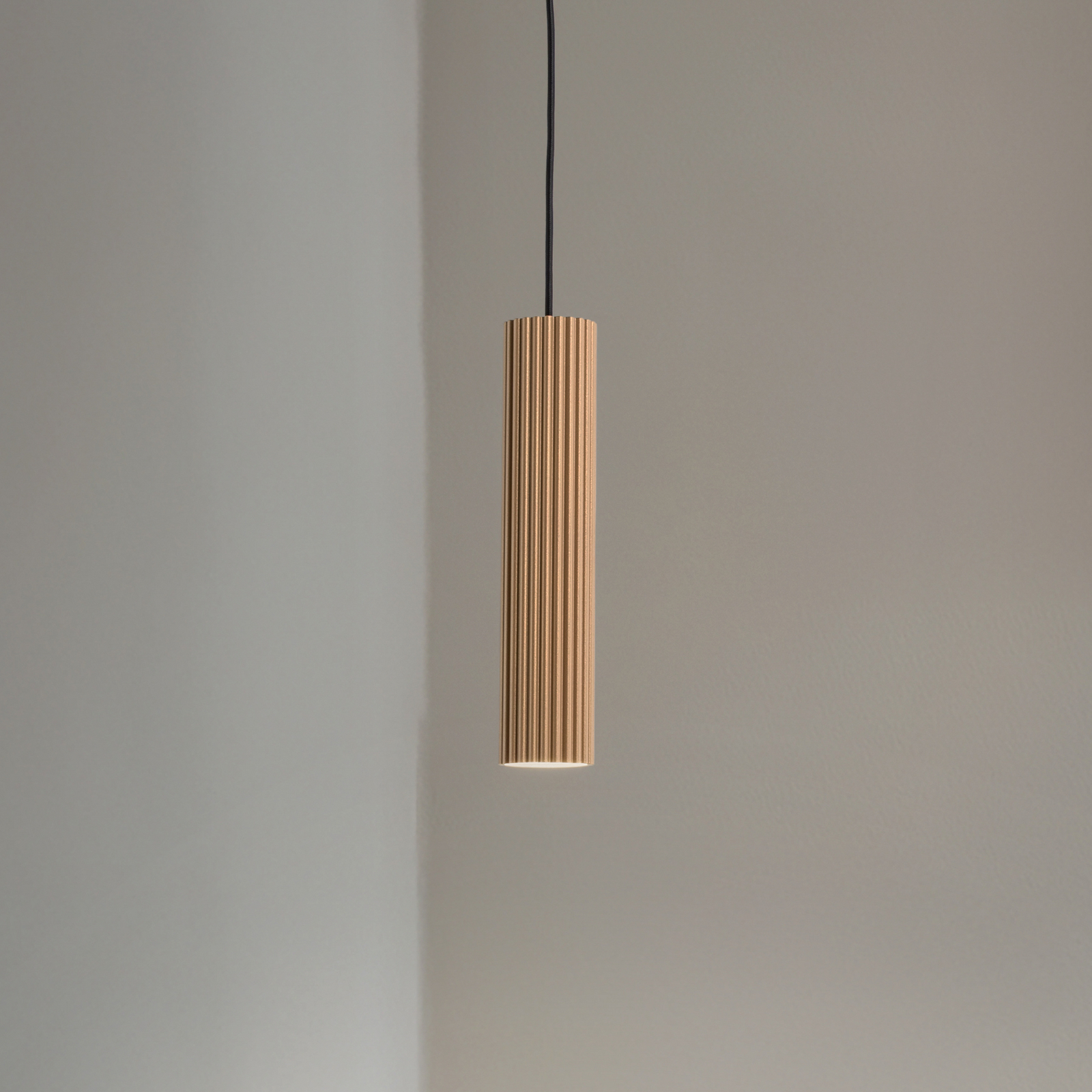 Carbon hanging light, gold-coloured, Ø 6 cm, aluminium