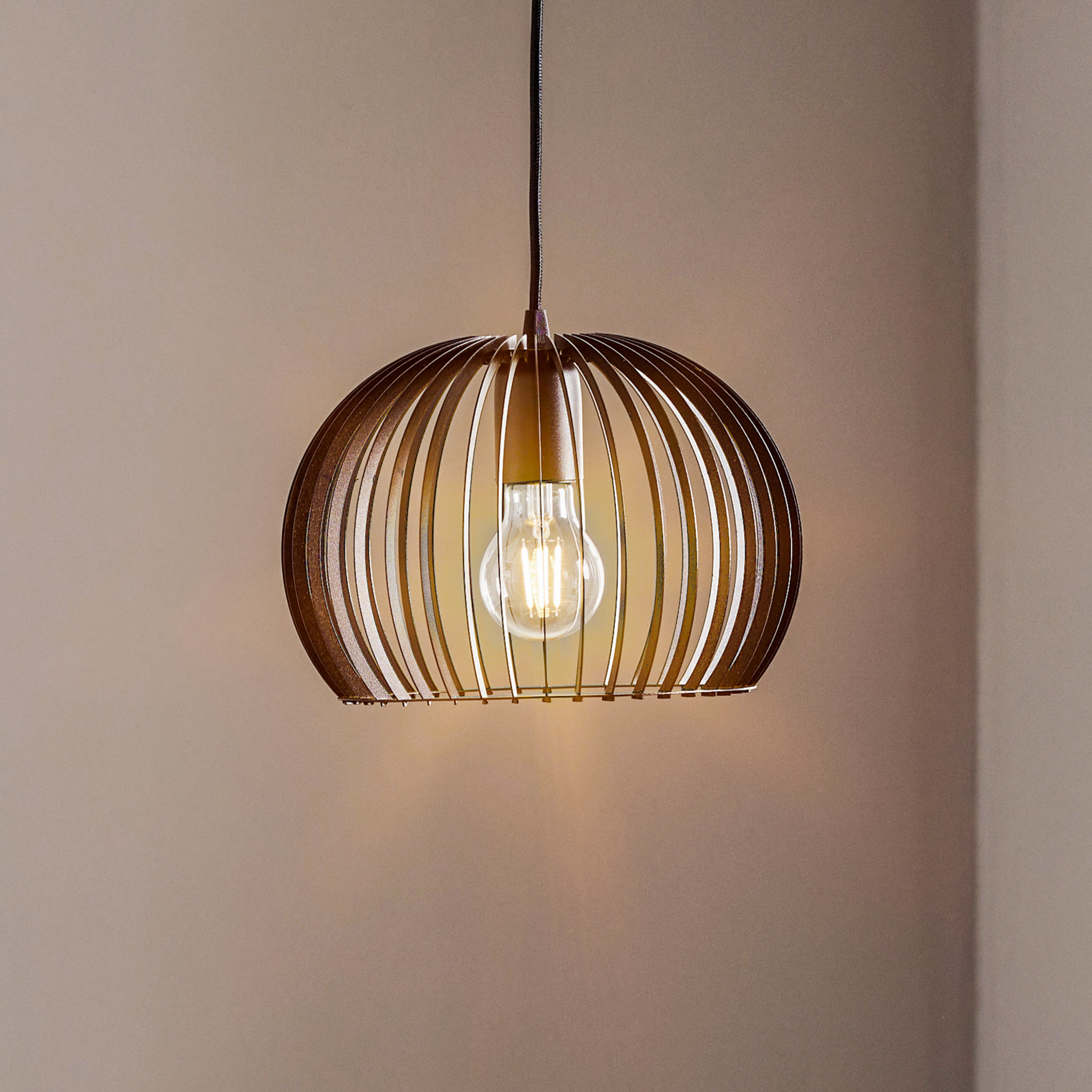 Larus hanging light in black steel, 1-bulb