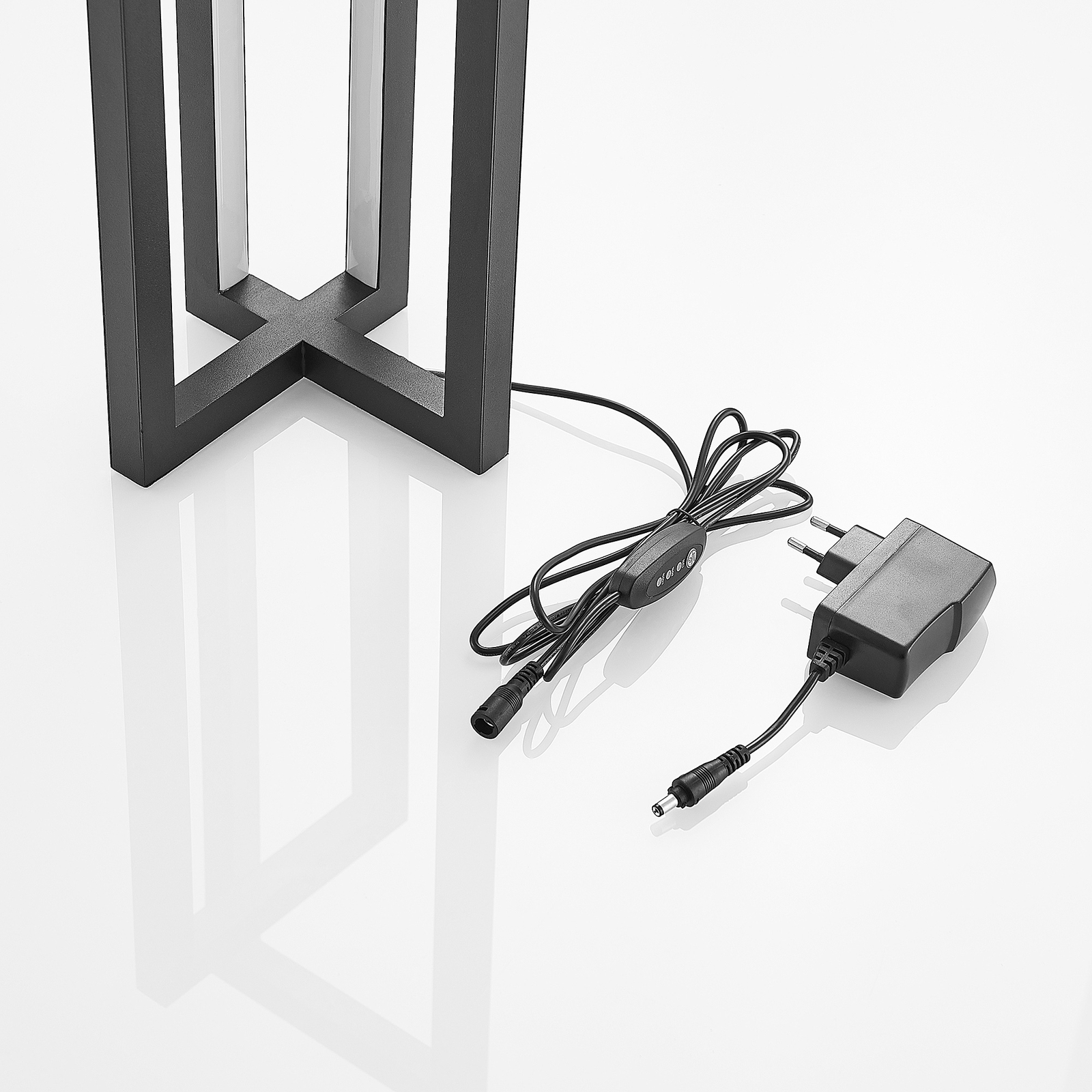 Lucande Hylda LED stolní lampa v černé barvě
