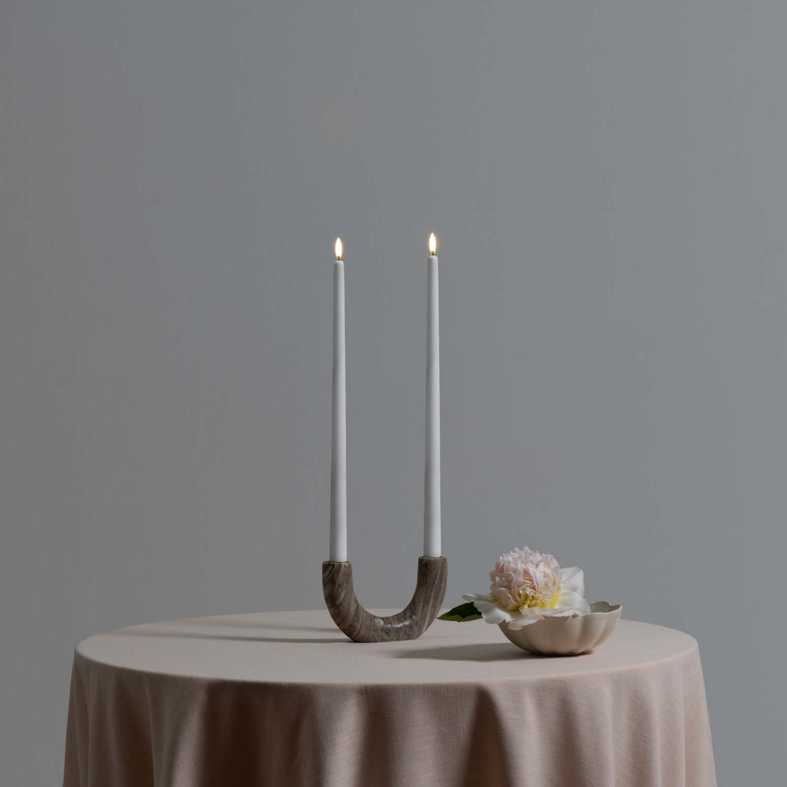 Kandelaar MARBLE DOUBLE voor taps toelopende kaarsen - Uyuni Lighting