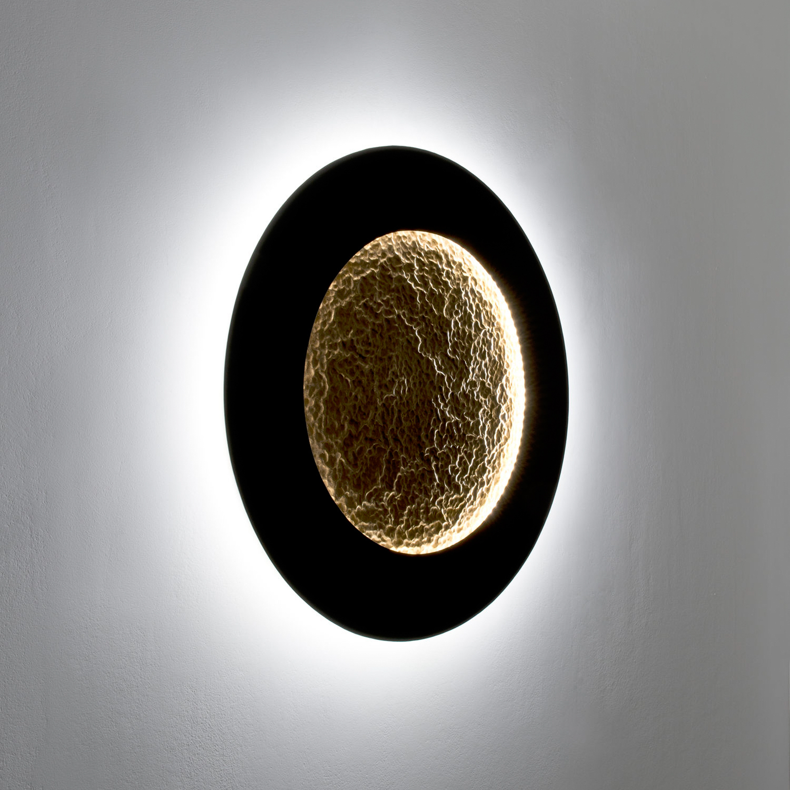 LED wall light Luna Piena, brown-black/gold, Ø 80 cm