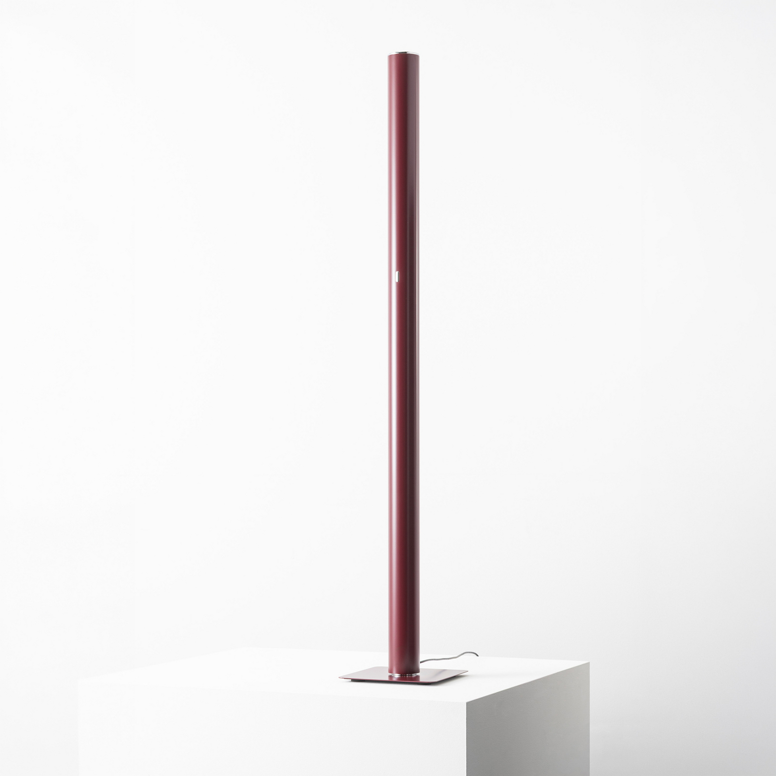 Lampe sur pied LED Ilio d'Artemide, rouge rubis, 3 000 K, application, 175 cm