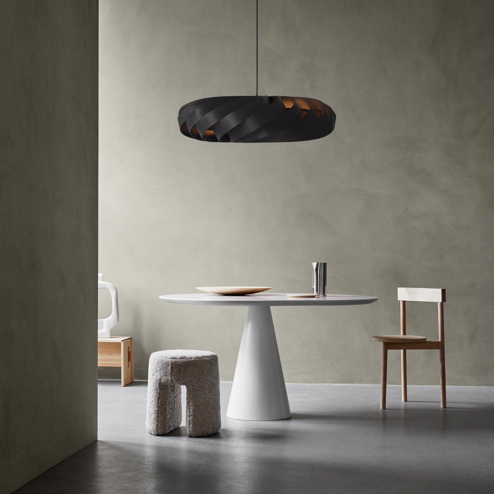 Lampada a sospensione Tom Rossau TR5, Ø 100 cm, nera, legno di betulla