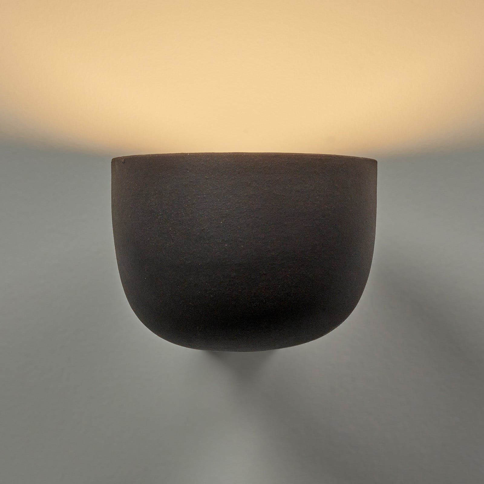 BLACK NOVA vegglampe, svart, steingods, E14 – Serax - Stue - Design - Keramikk - Med en lyskilde