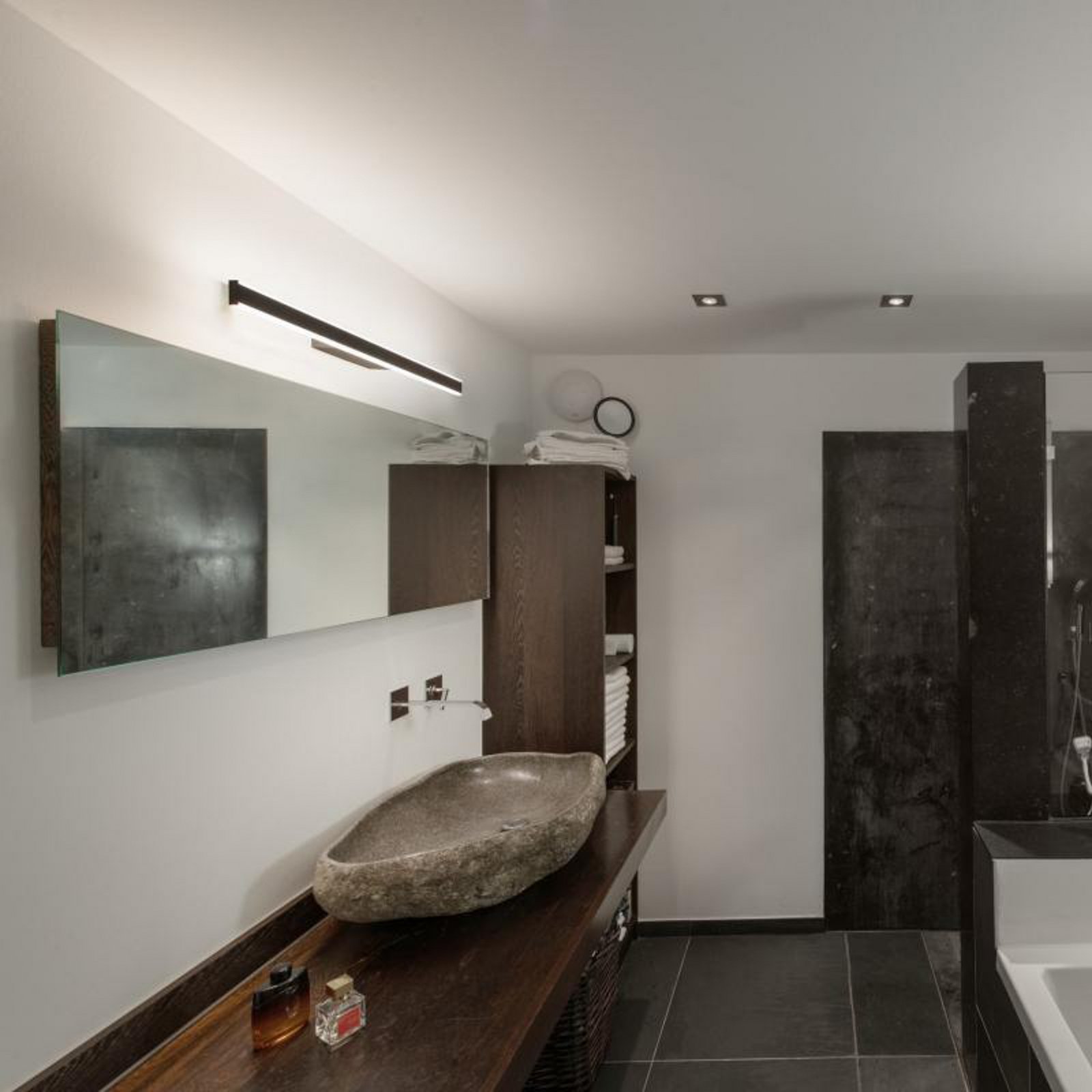 SLV Applique pour salle de bain LED One Linear, 70 cm, noir, CCT