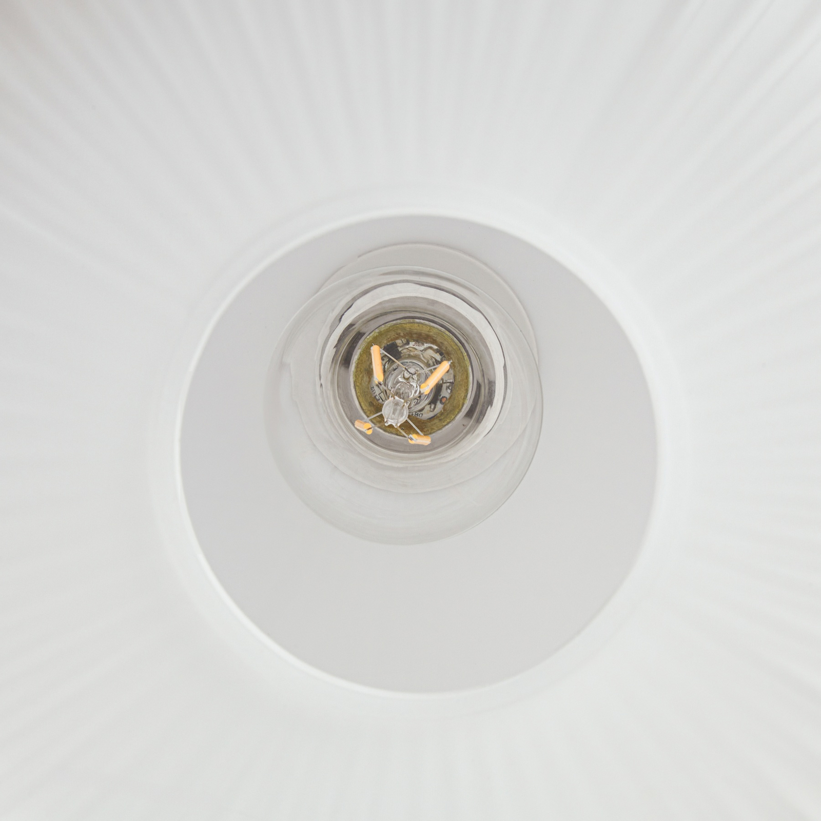 Nola plafondlamp Evey, Ø 25 cm, wit/beige, glas Nola plafondlamp Evey, Ø 25 cm, wit/beige, glas