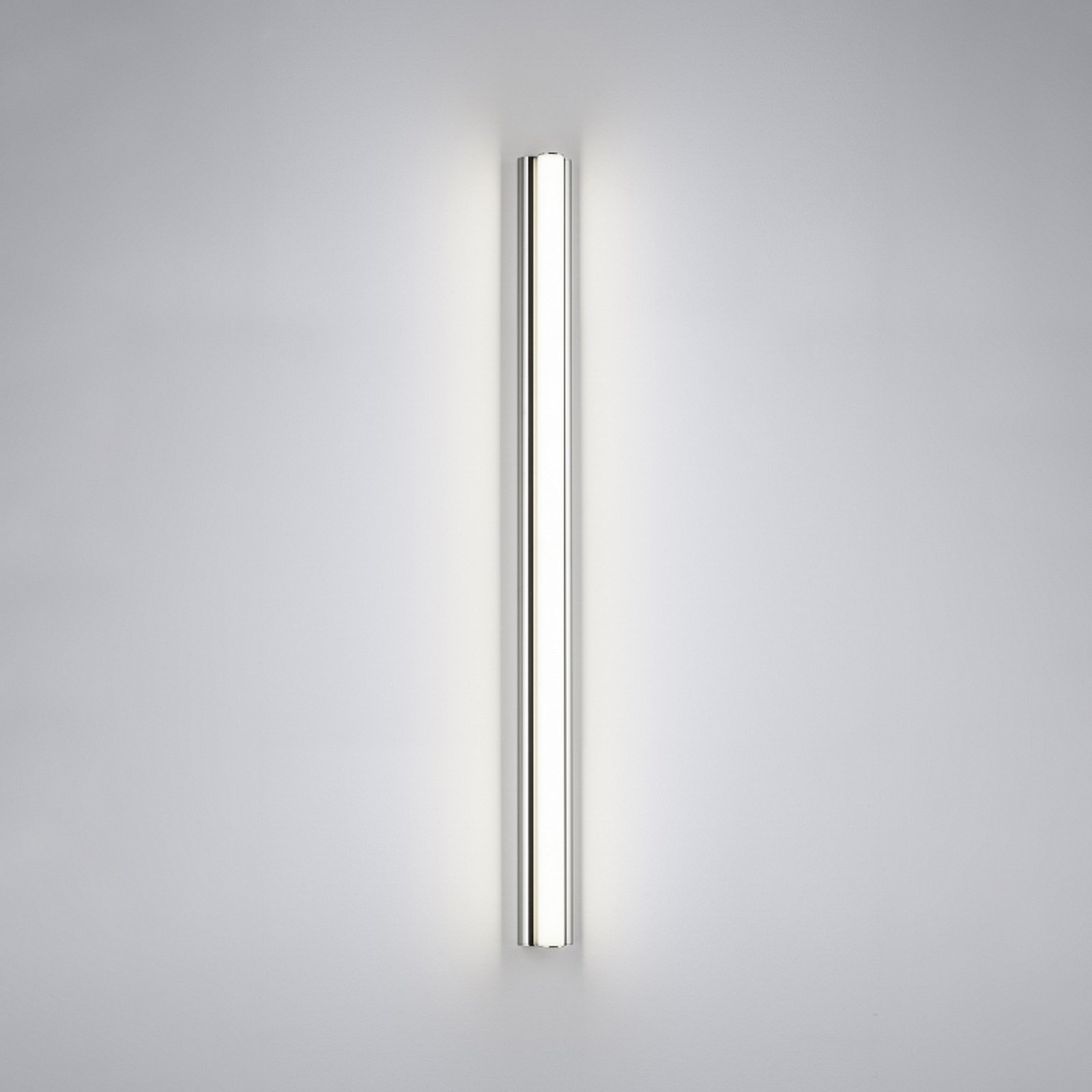 Helestra LED mirror light LOOM 2, length 90 cm, IP44, CCT
