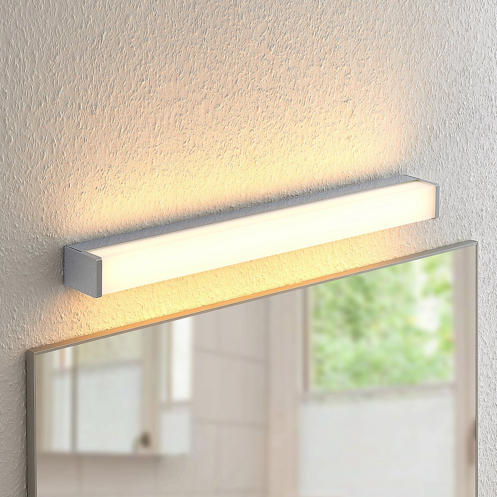 Lindby LED-Badezimmerlampe Klea, 60 cm, chrom, Metall, IP44