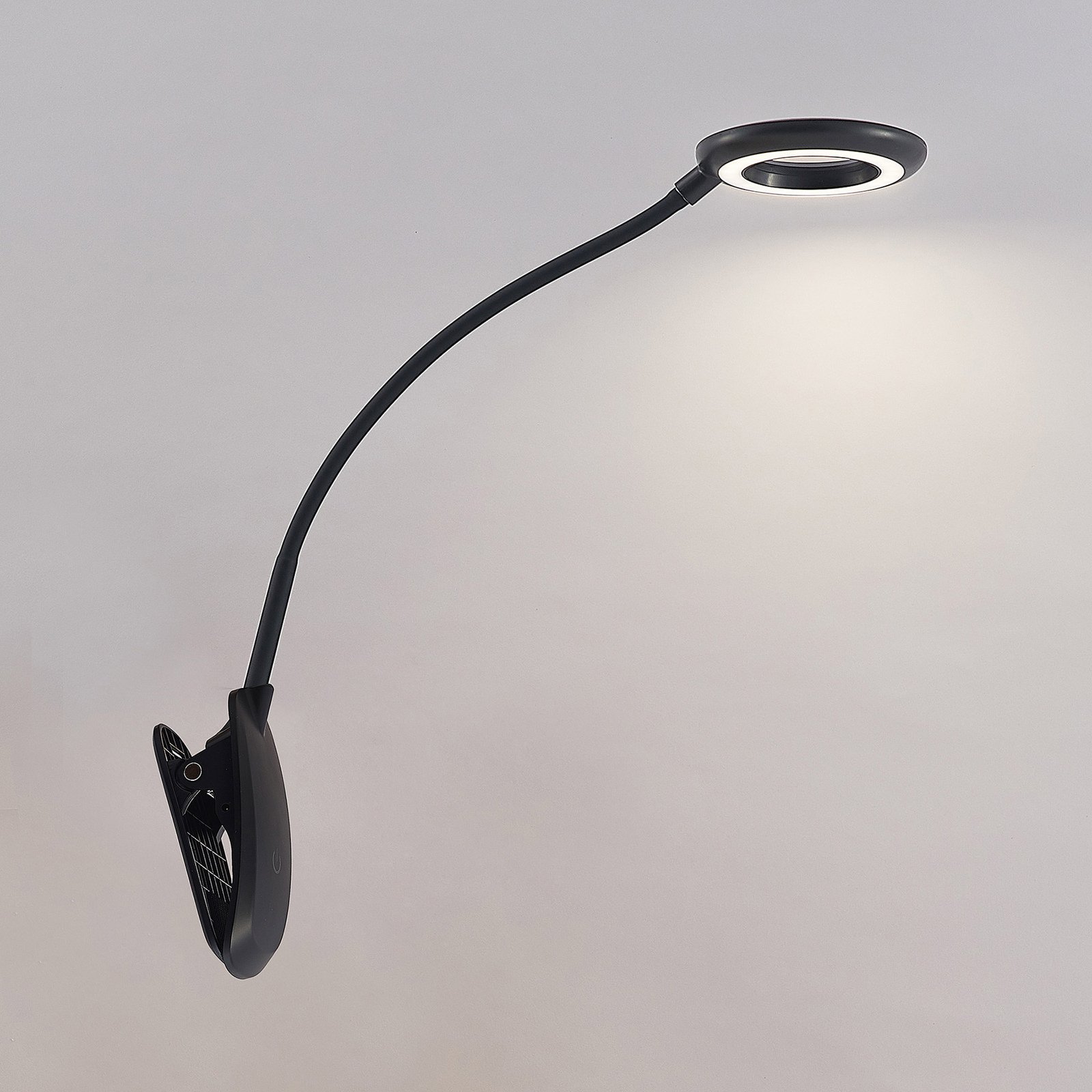 Prios LED-Klemmleuchte Harumi, schwarz, Akku, USB, 51 cm