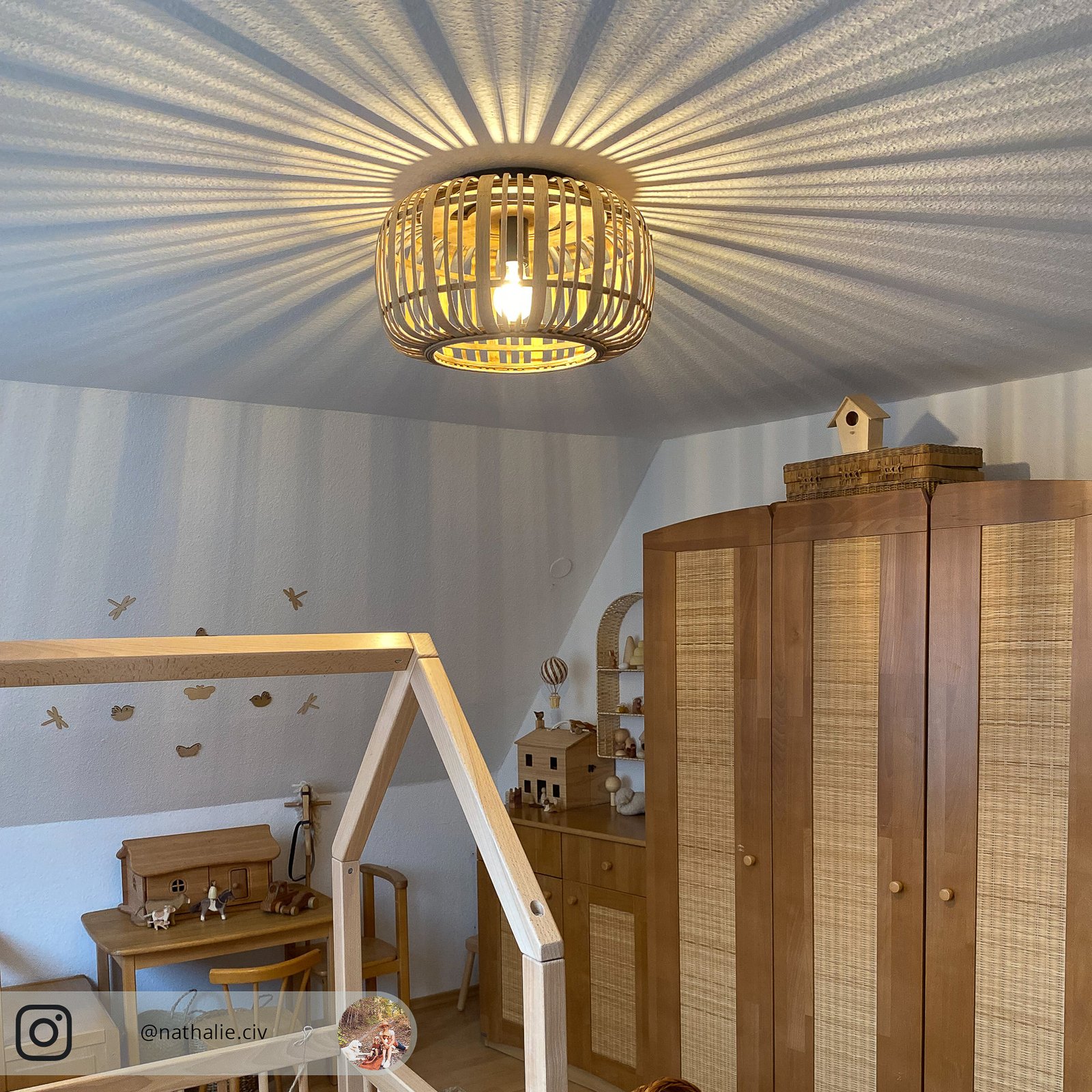 Lindby Canyana lampa sufitowa z rattanu, naturalna