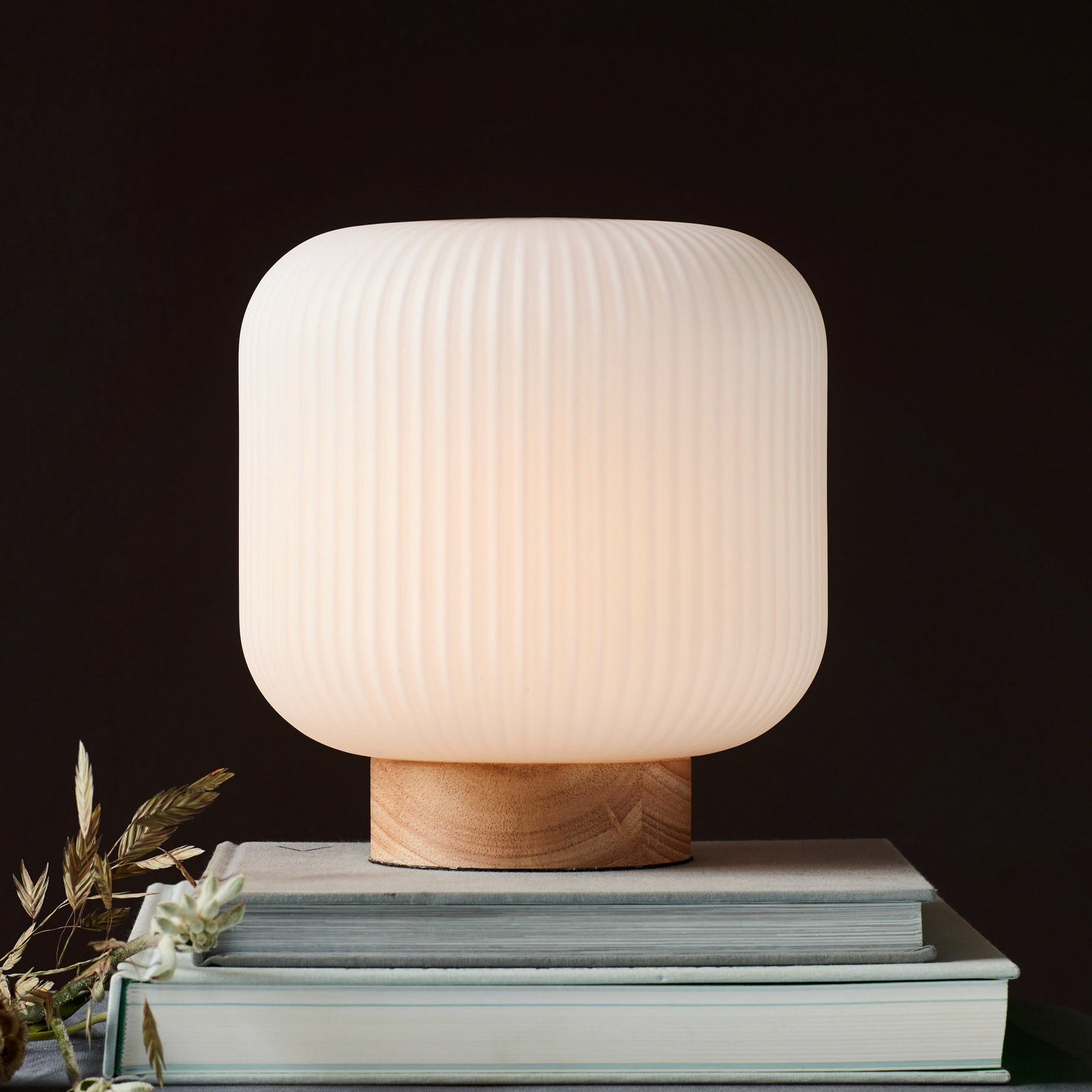 Milford table lamp, glass lampshade, wooden base
