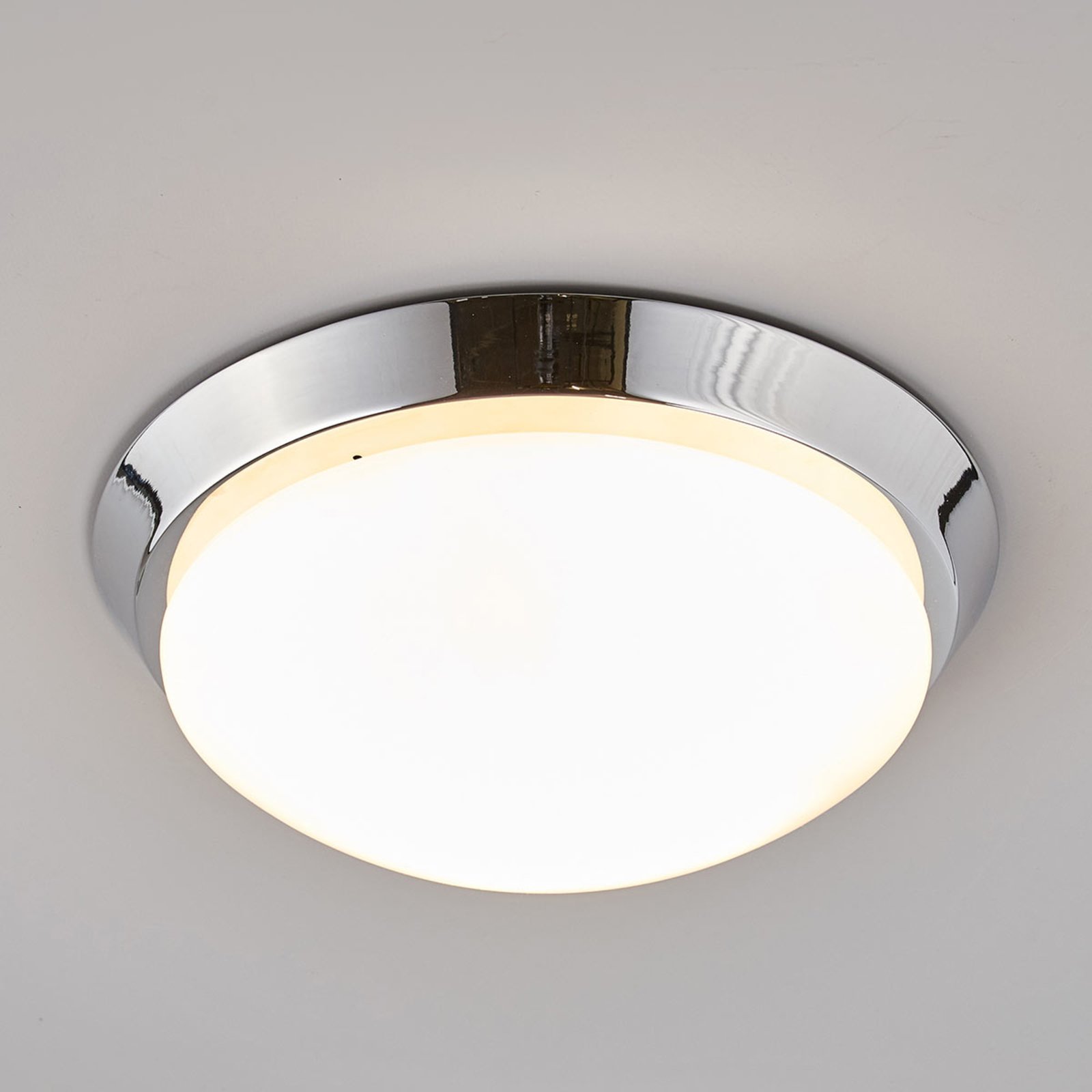 Round ceiling light Dilani for the bathroom