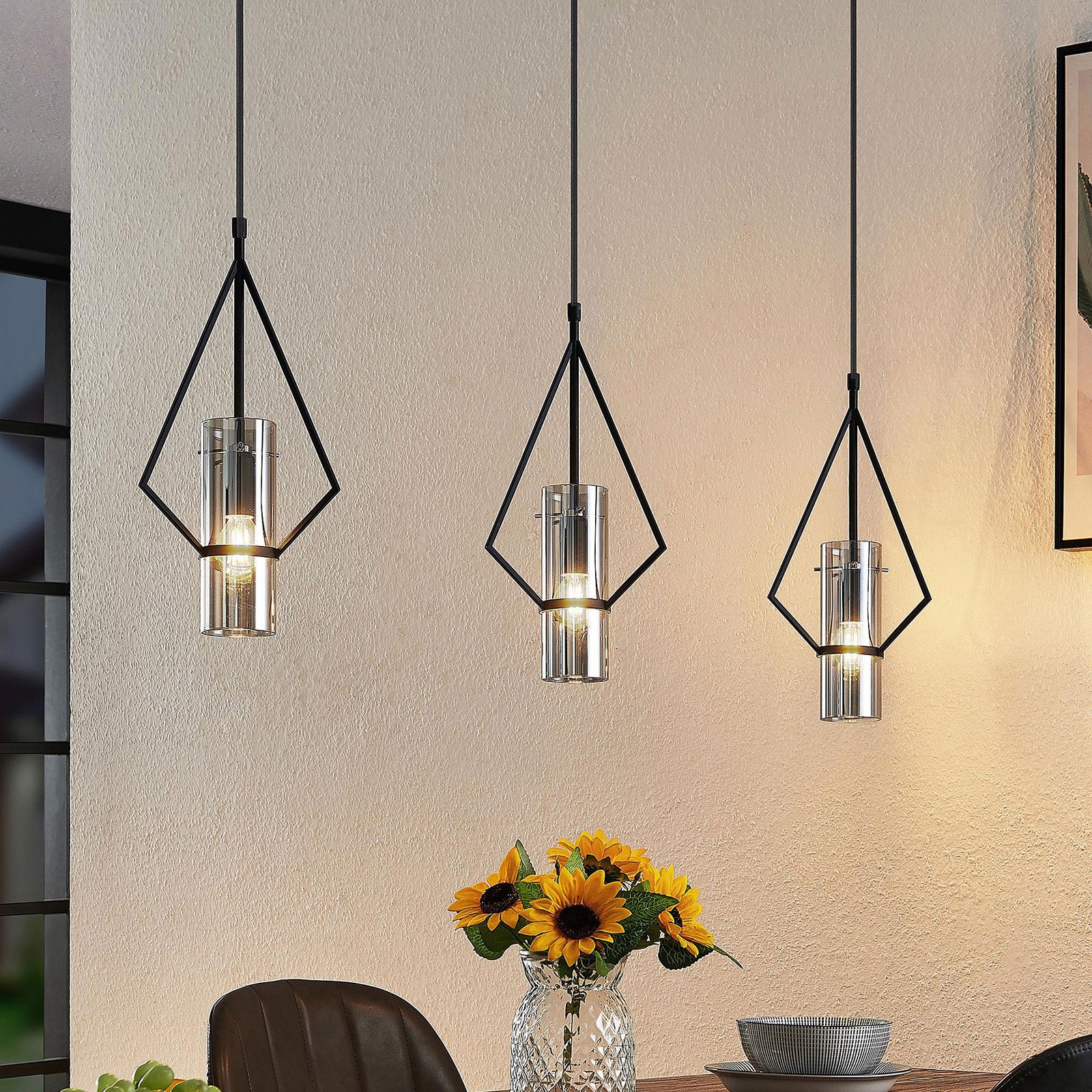 Suspensie Lindby Timasia cu trei lumini lungă - Camera de zi / sufragerie - Vintage - negru gri fumuriu - Metal