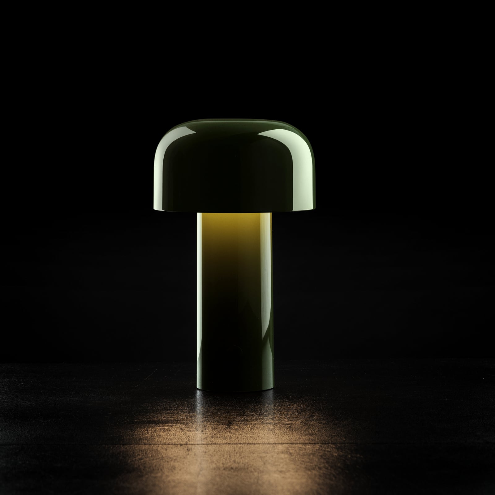 Lampada LED da tavolo Bellhop, verde, 21 cm, dimmerabile, IP54 - FLOS Lampada LED da tavolo Bellhop, verde, 21 cm, dimmerabile, IP54 - FLOS