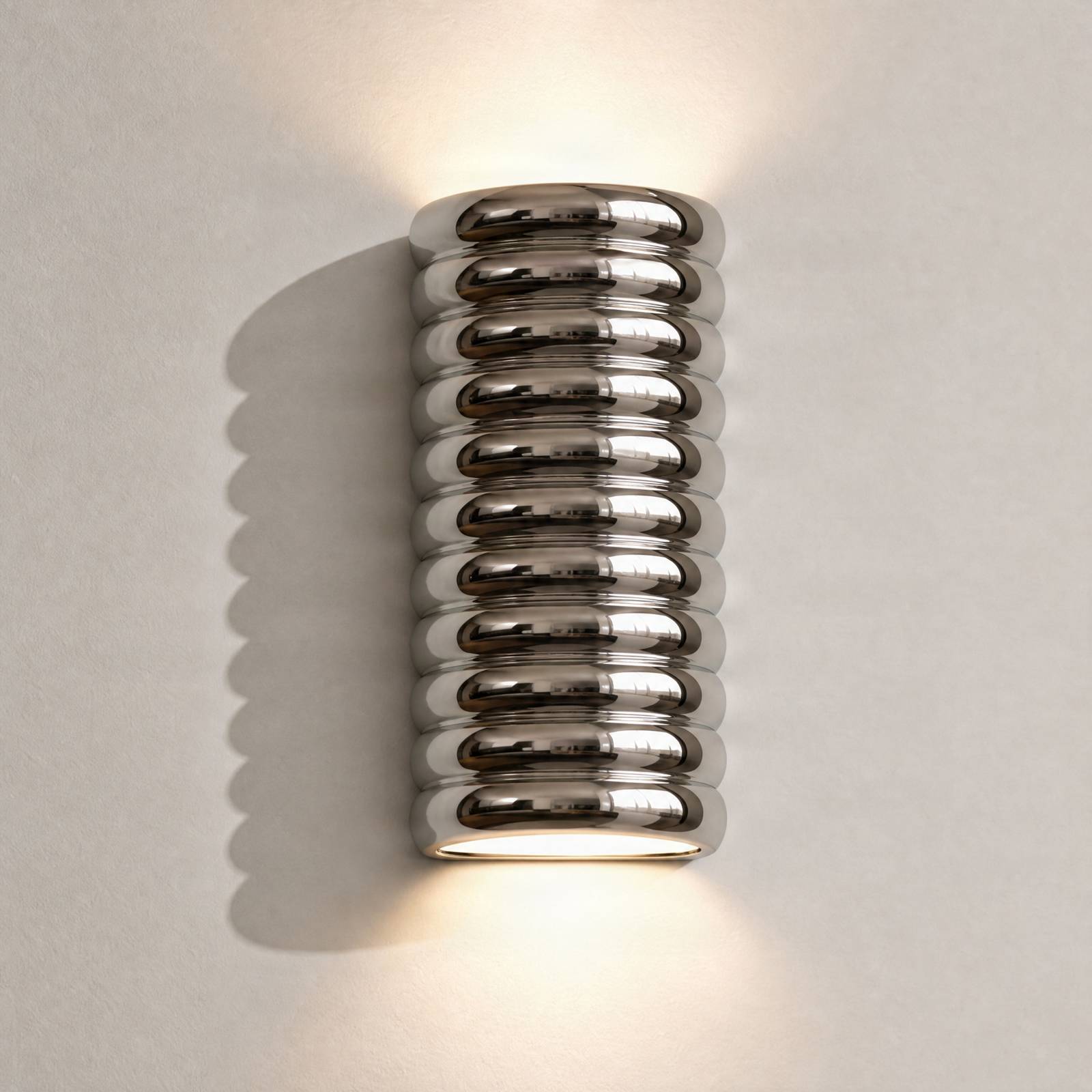 Lucande LED-Wandleuchte Riff, silber, Keramik, Höhe 25 cm
