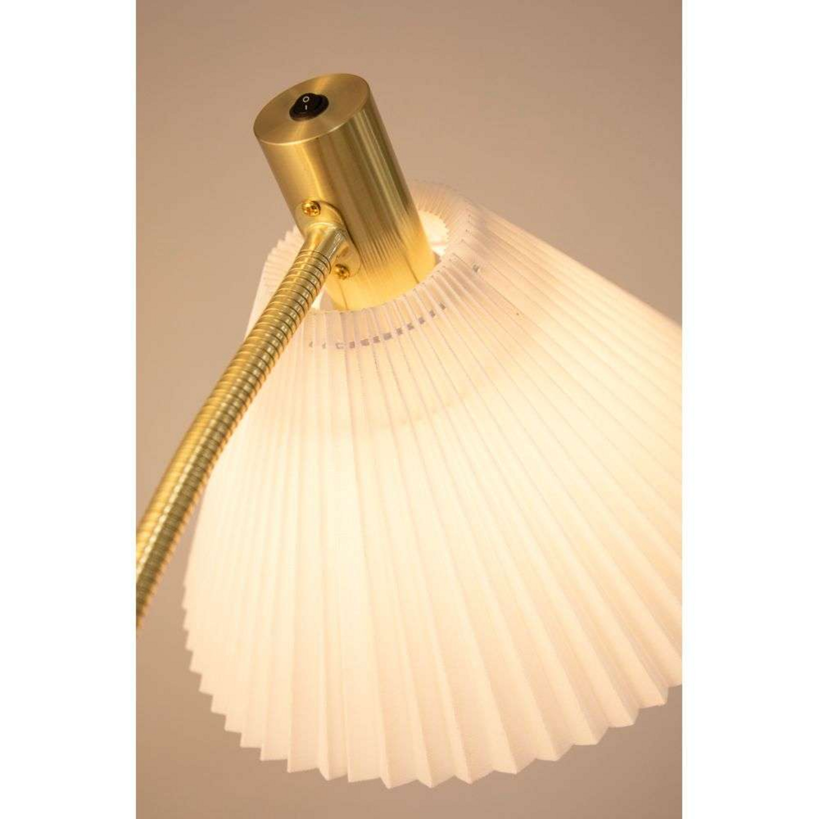 Mira Floor Lamp Brushed Brass/White - Markslöjd