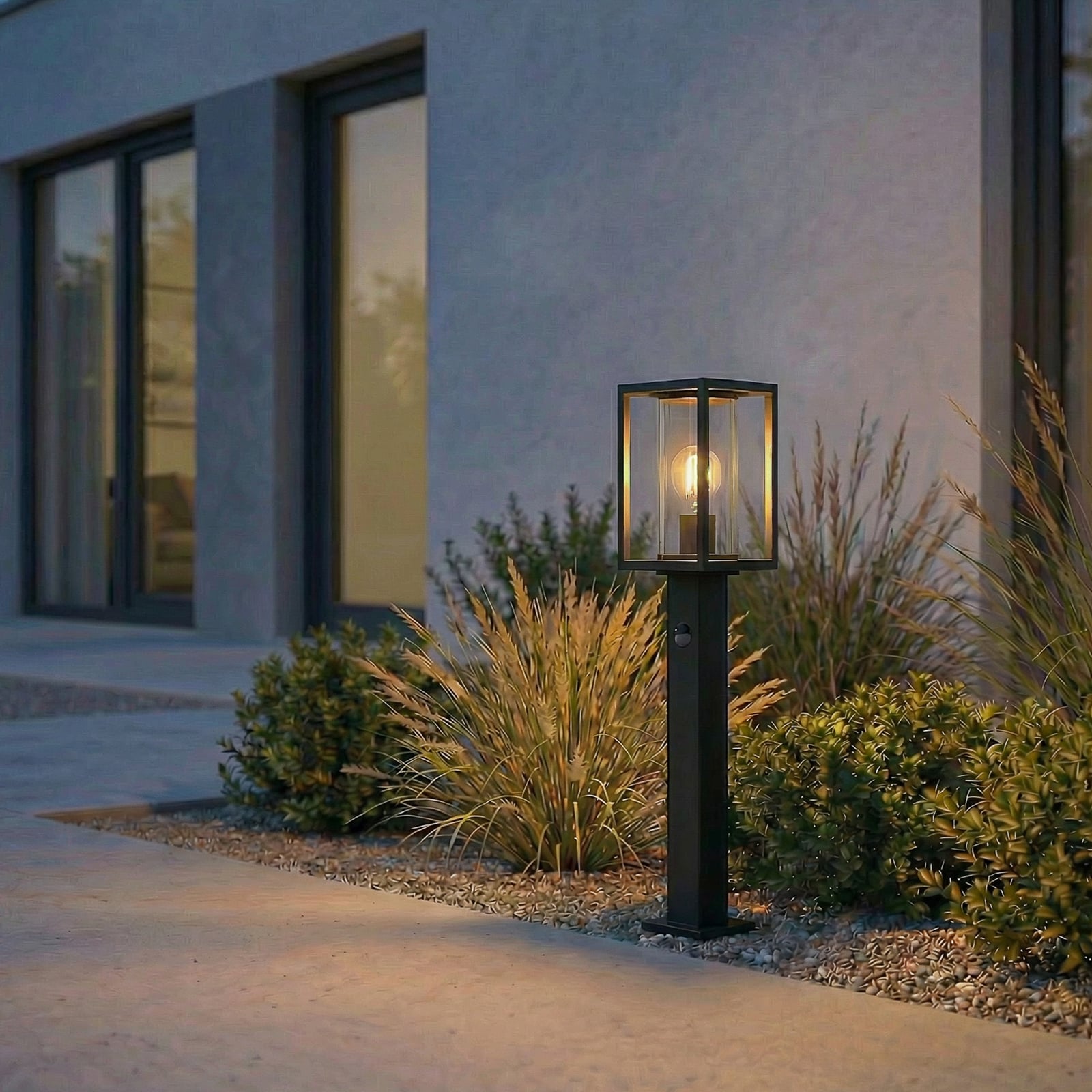 Lucande Borne lumineuse Ferda, 60 cm, détecteur, anthracite, IP44