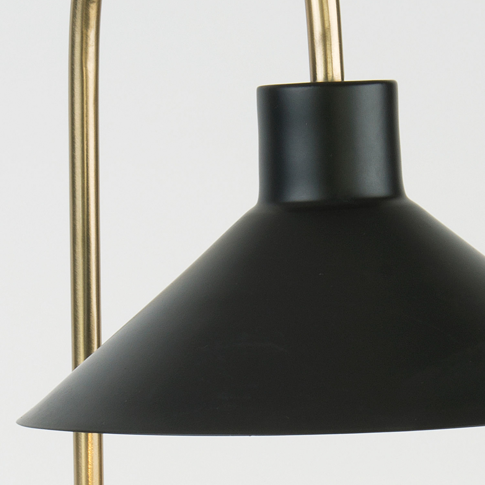 Oktavia tafellamp, zwart/goudkleurig, hoogte 58 cm, marmer