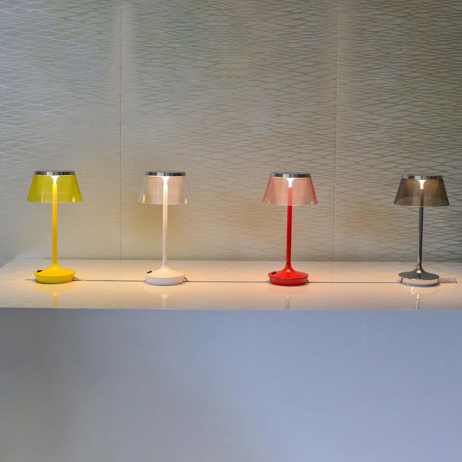 Aluminor La Petite Lampe LED table lamp, yellow