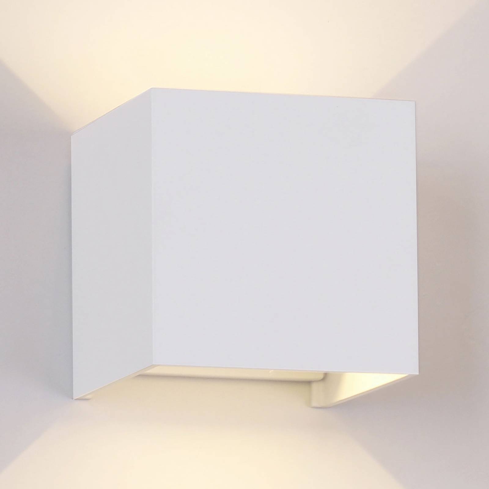 Image of Mantra Iluminación Applique d'extérieur LED Davos angulaire, blanc 8435153265211