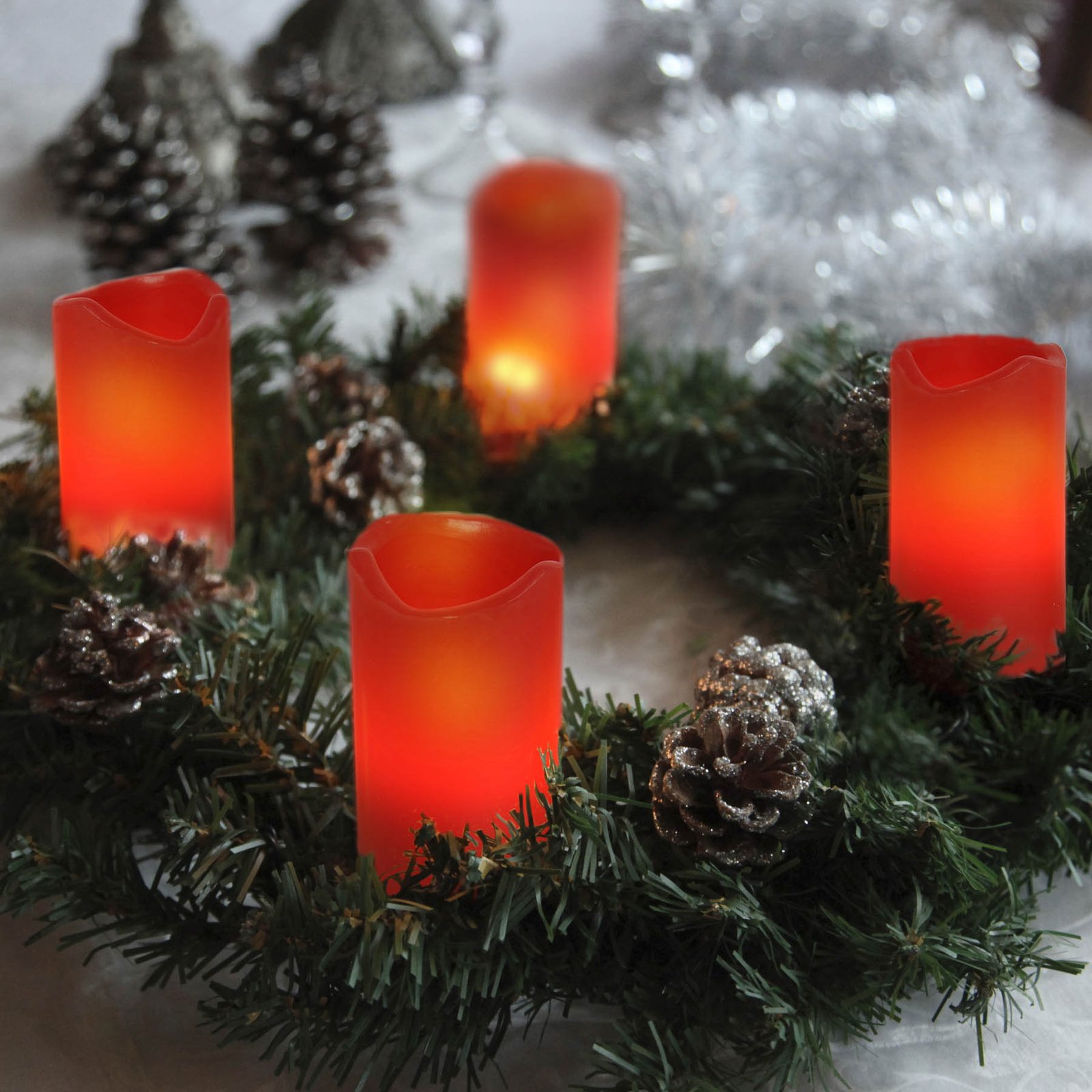 Set of 4 LED candles with a remote, red