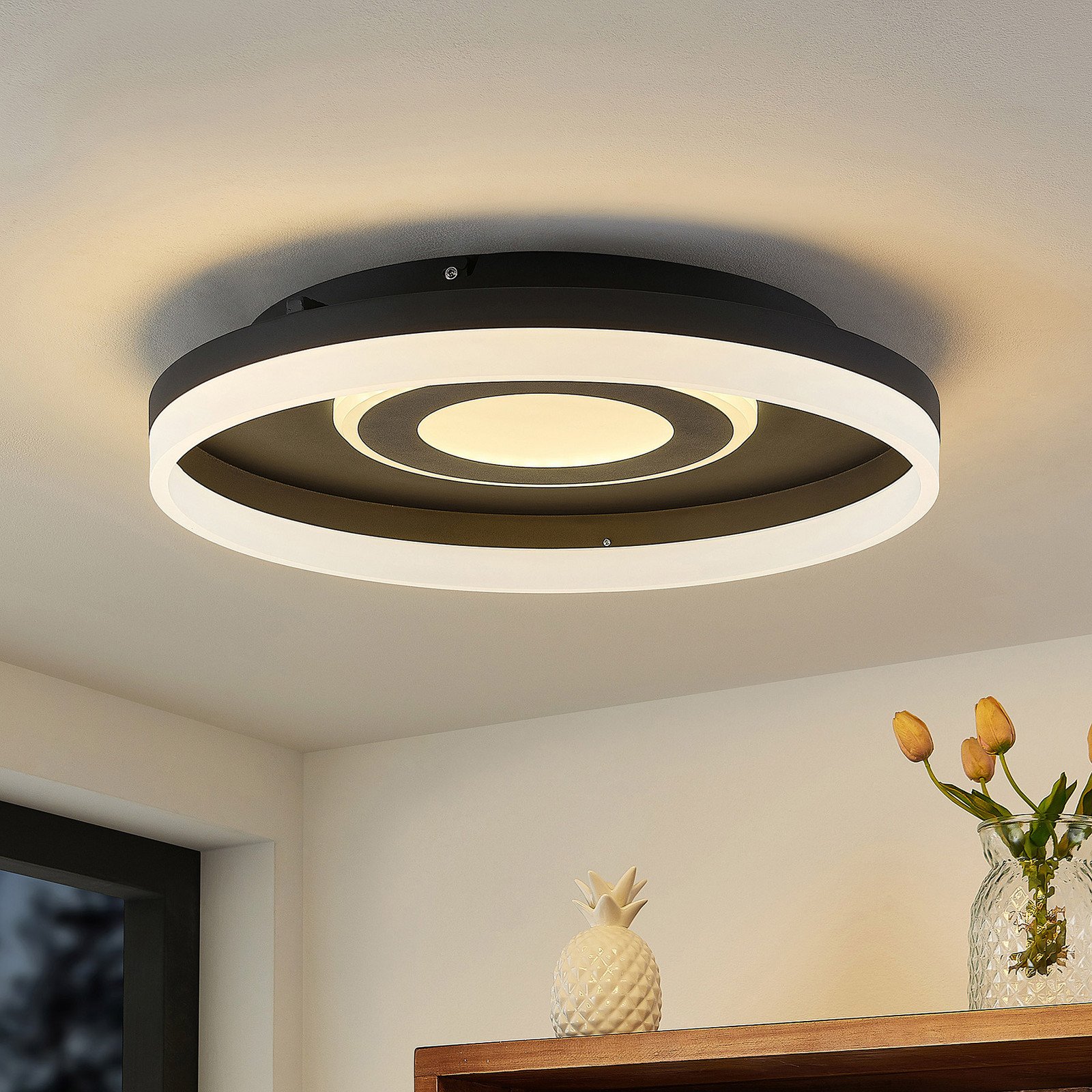 Lindby Gulda plafonieră LED RBGW negru - Camera de zi / sufragerie - modern - negru alb - Plastic