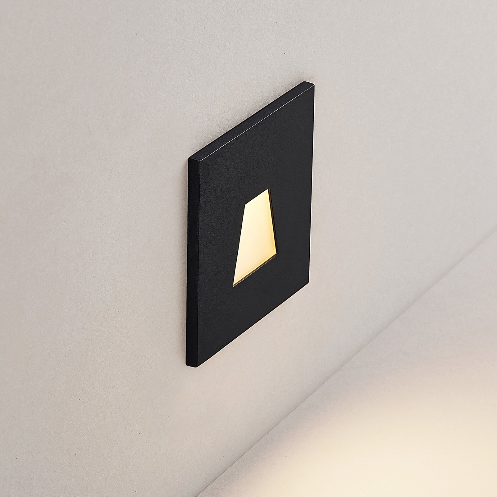 Molto Luce LED padziļinājumā iebūvējamā lampa Wall 68R IP44 SQ, melna, CCT