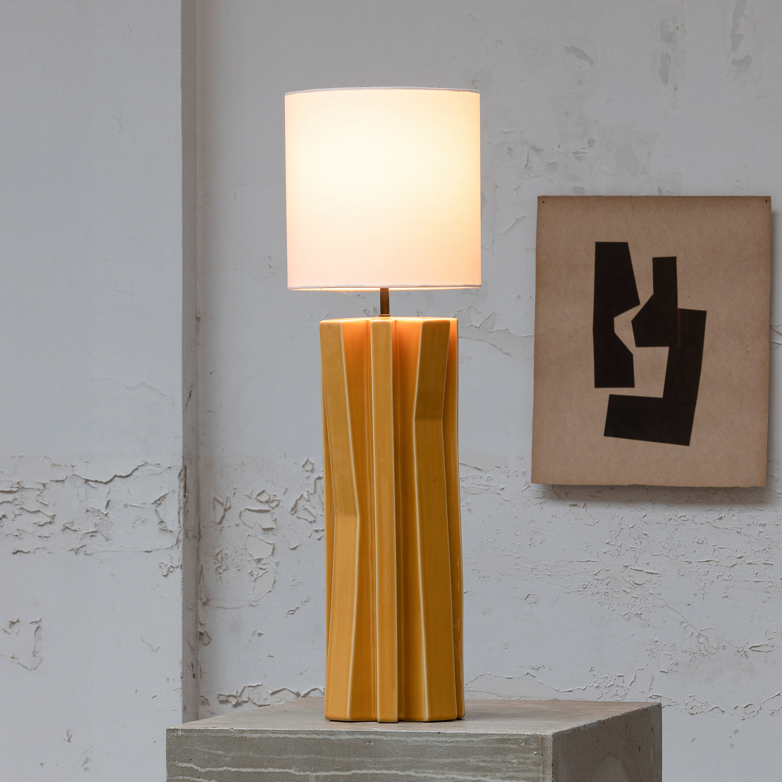 YELLOW WHITE YUCCA bordlampe, stentøj, tekstil, gul, højde 82 cm, E27 – Serax