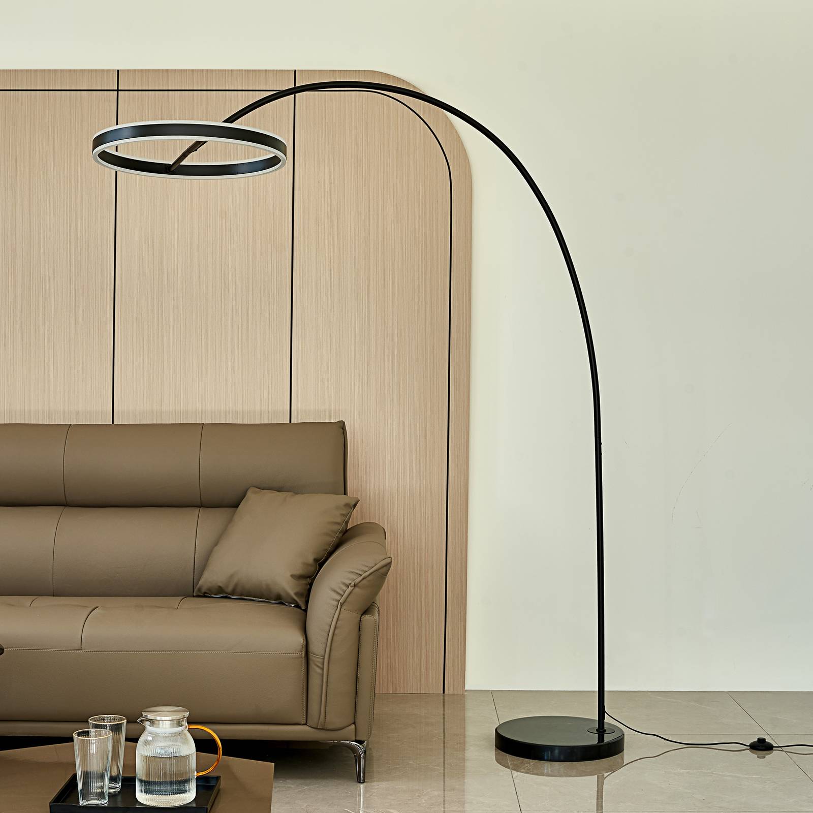 Lucande Oblouková stojací lampa Lucande LED Yekta, 3stupňová, černá