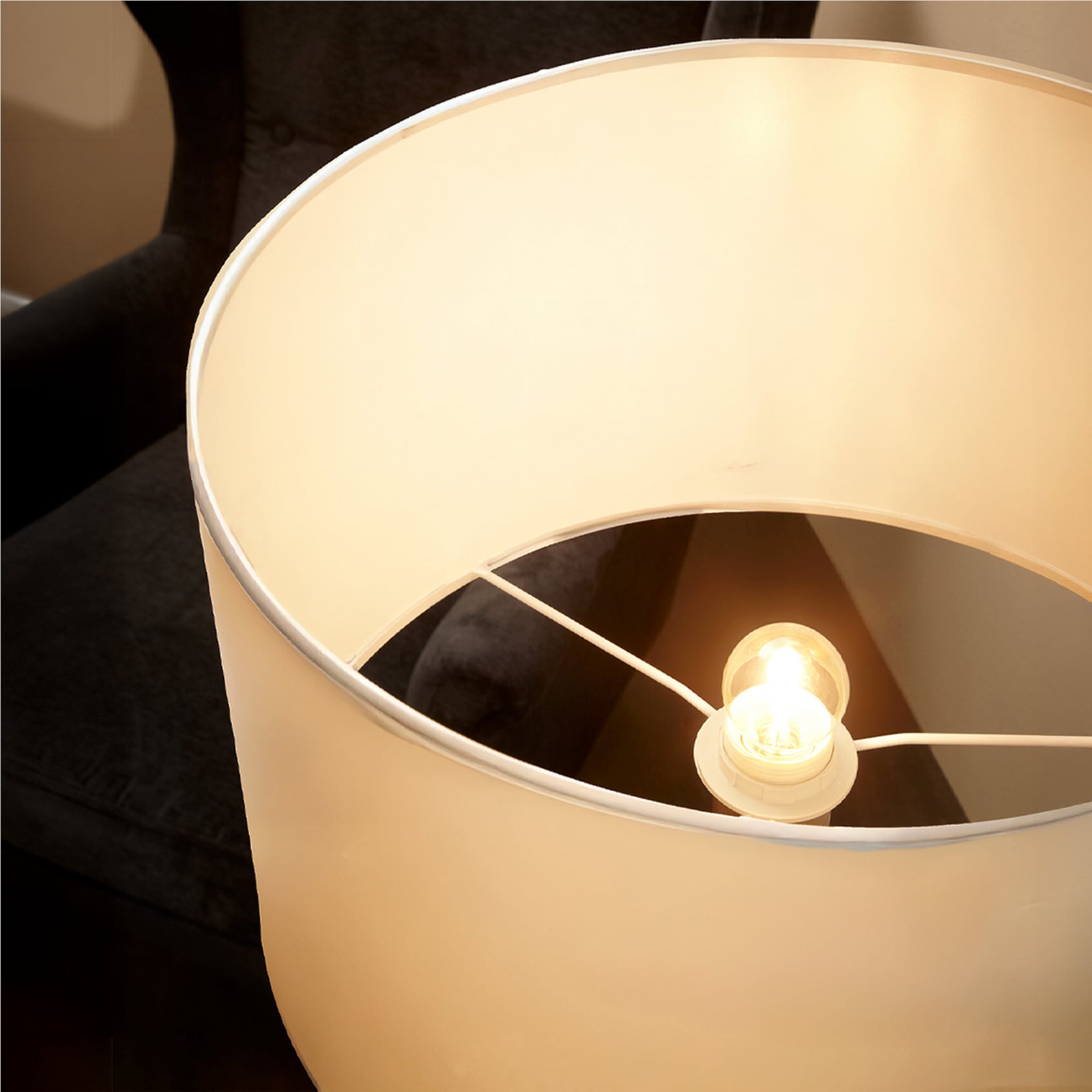 Philips E27 LED-pære G45 2,3 W 485lm 2.700 K klar Philips E27 LED-pære G45 2,3 W 485lm 2.700 K klar